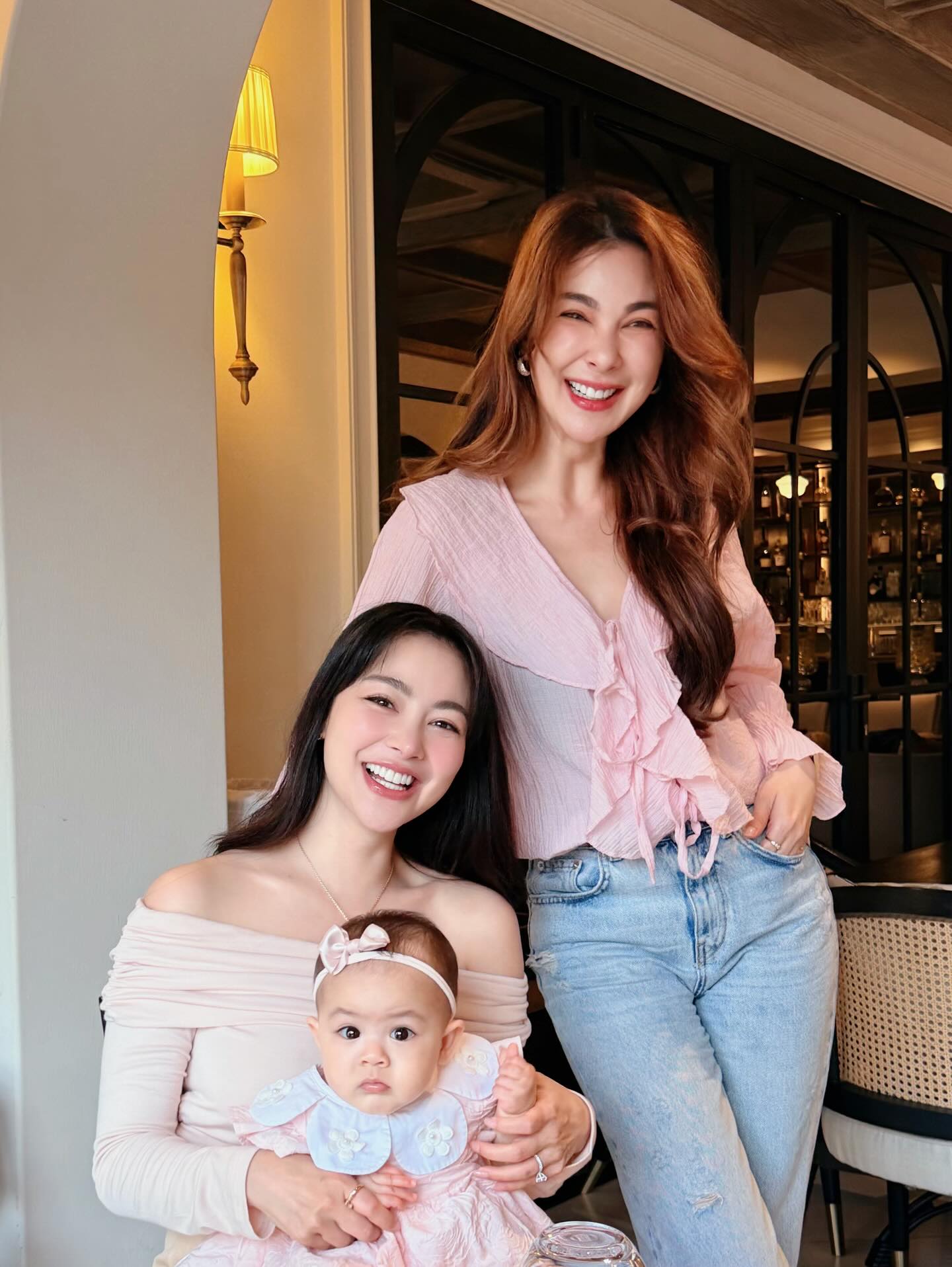 โบว์ - เบญจวรรณ อาร์ตเนอร์