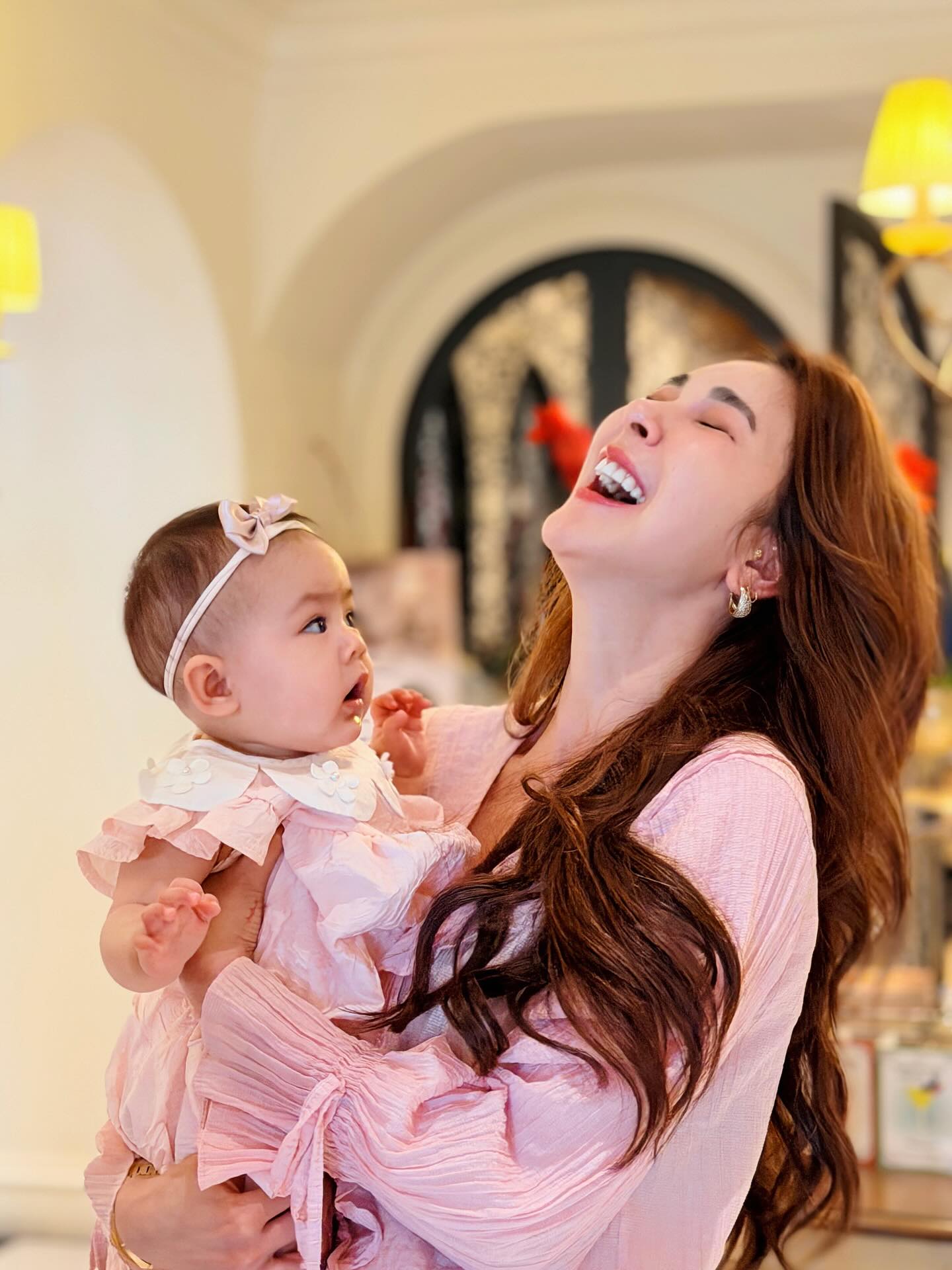 โบว์ - เบญจวรรณ อาร์ตเนอร์