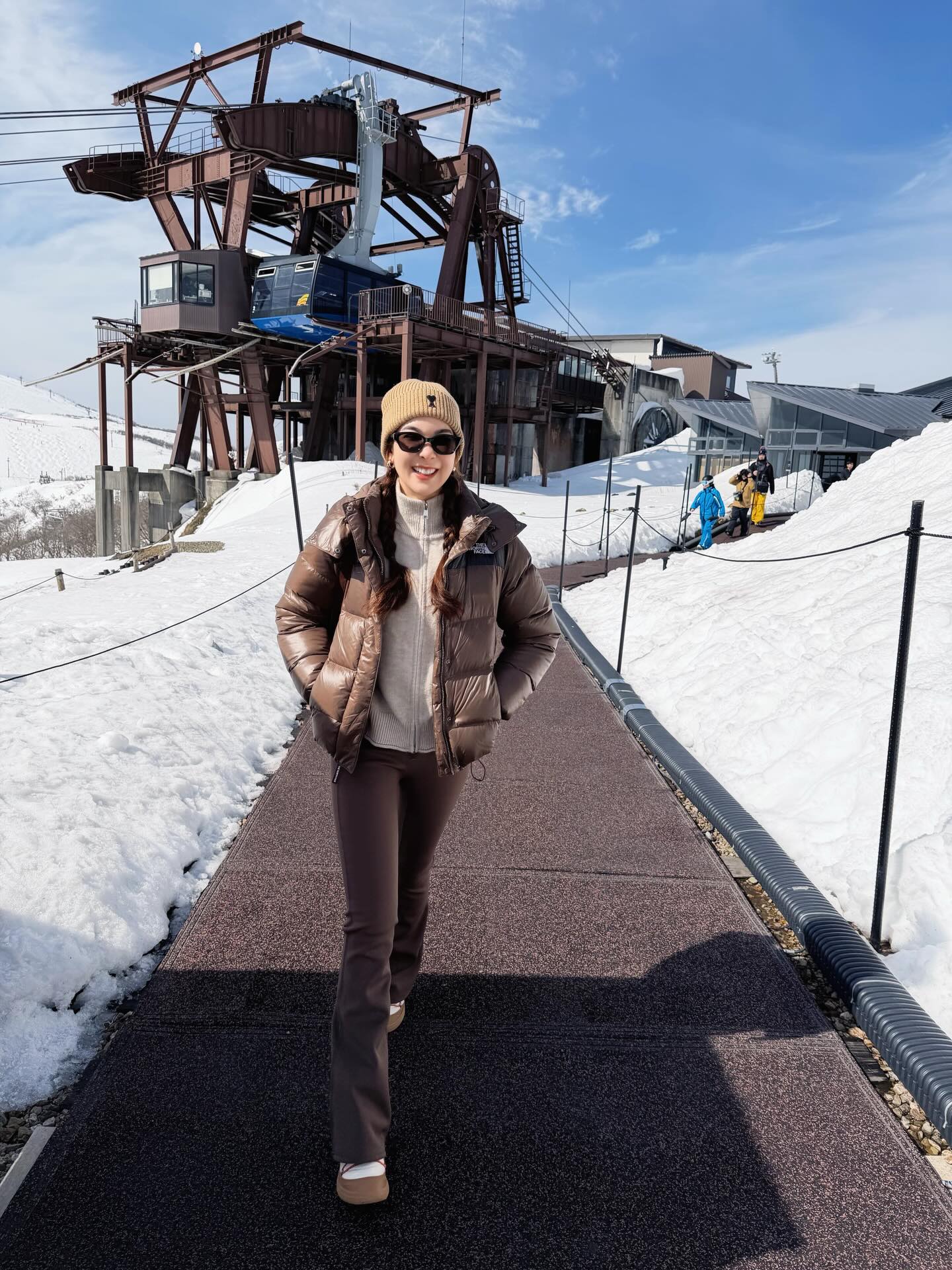 โบว์ - เบญจวรรณ อาร์ตเนอร์