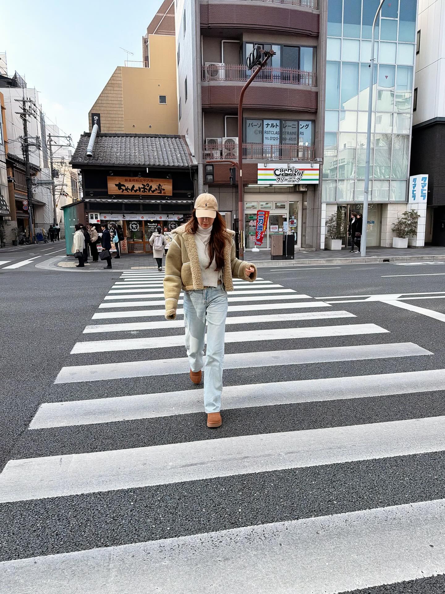 โบว์ - เบญจวรรณ อาร์ตเนอร์