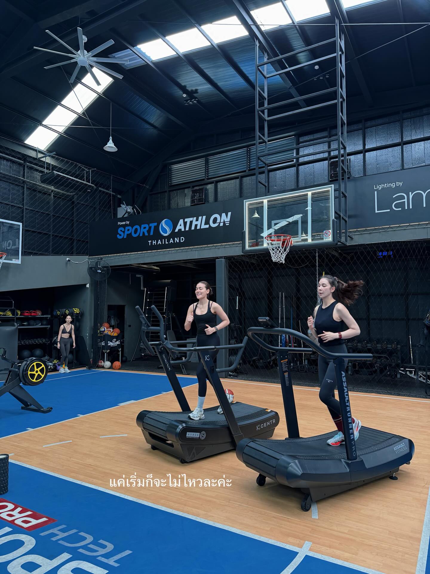 โบว์ - เบญจวรรณ อาร์ตเนอร์