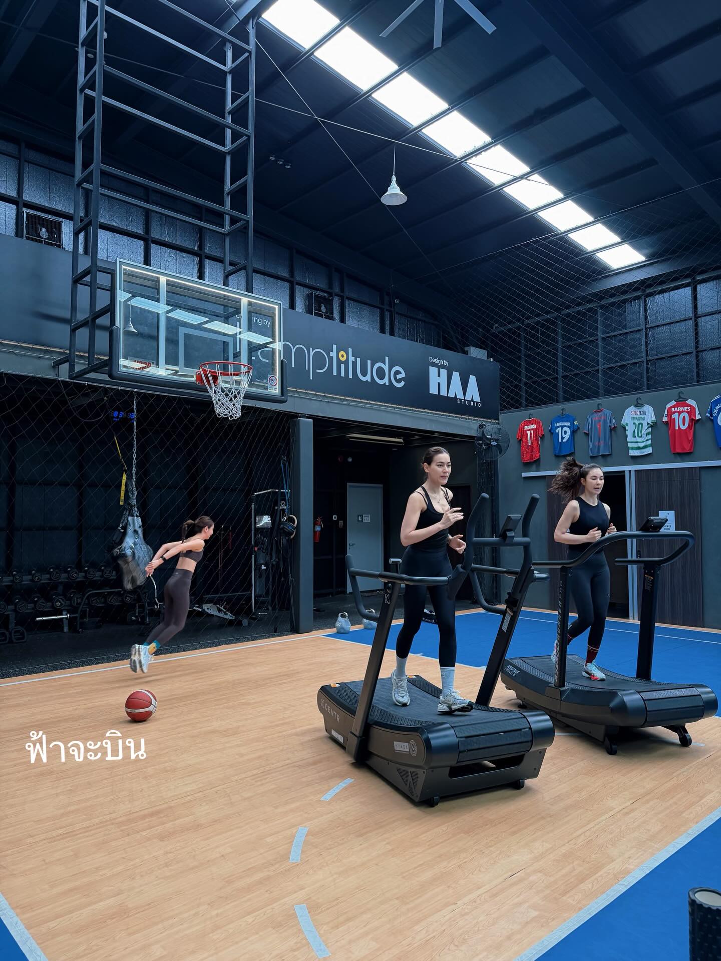 โบว์ - เบญจวรรณ อาร์ตเนอร์