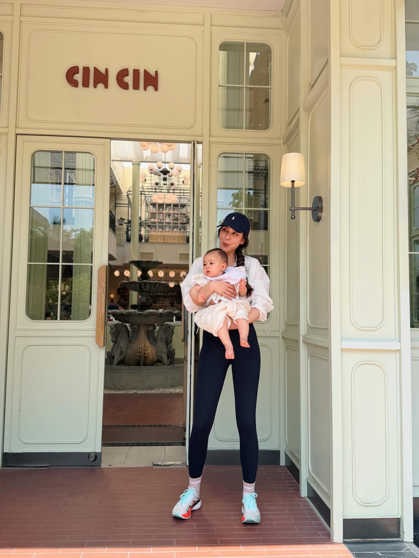 โบว์ - เบญจวรรณ อาร์ตเนอร์