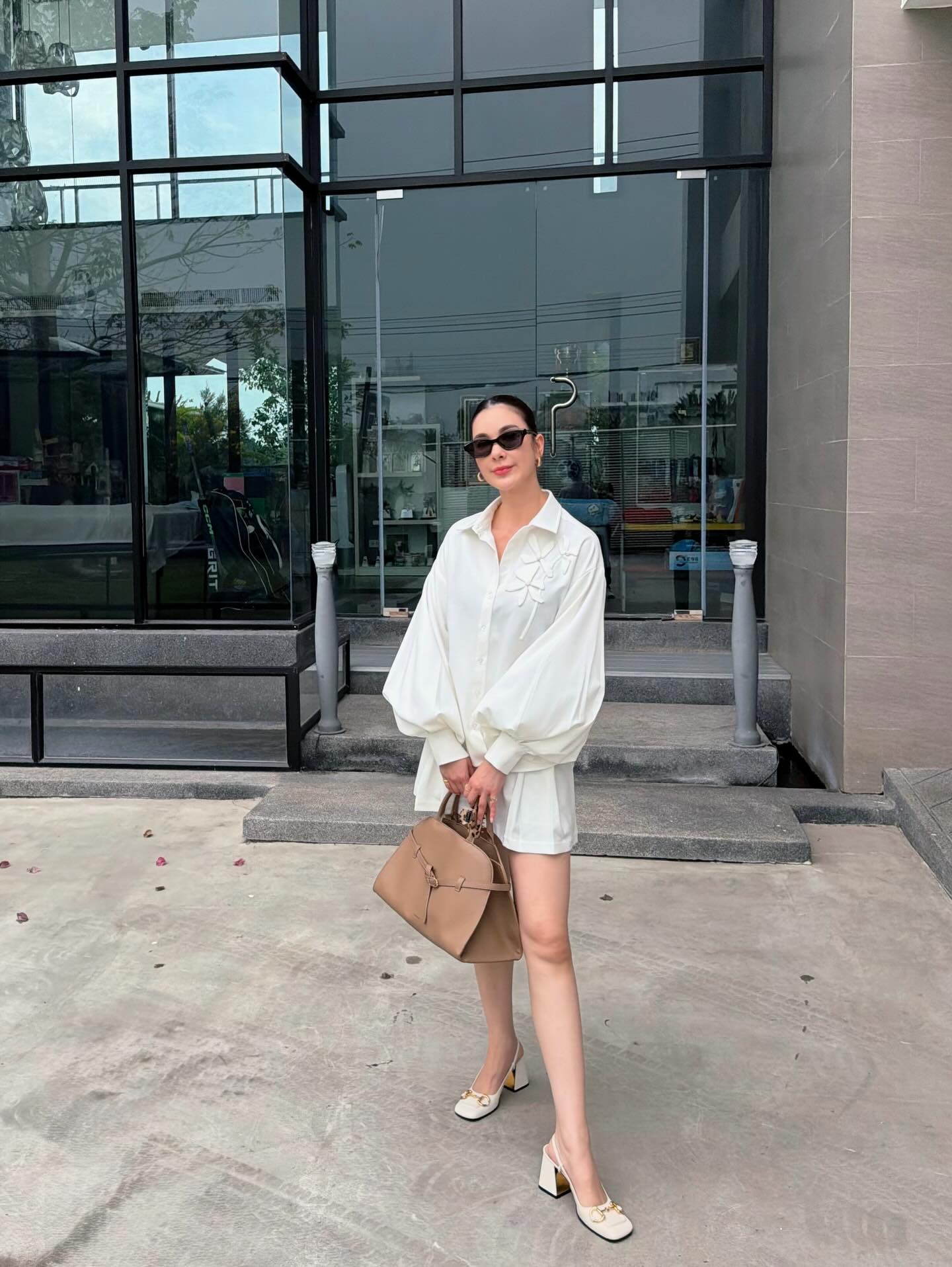 โบว์ - เบญจวรรณ อาร์ตเนอร์