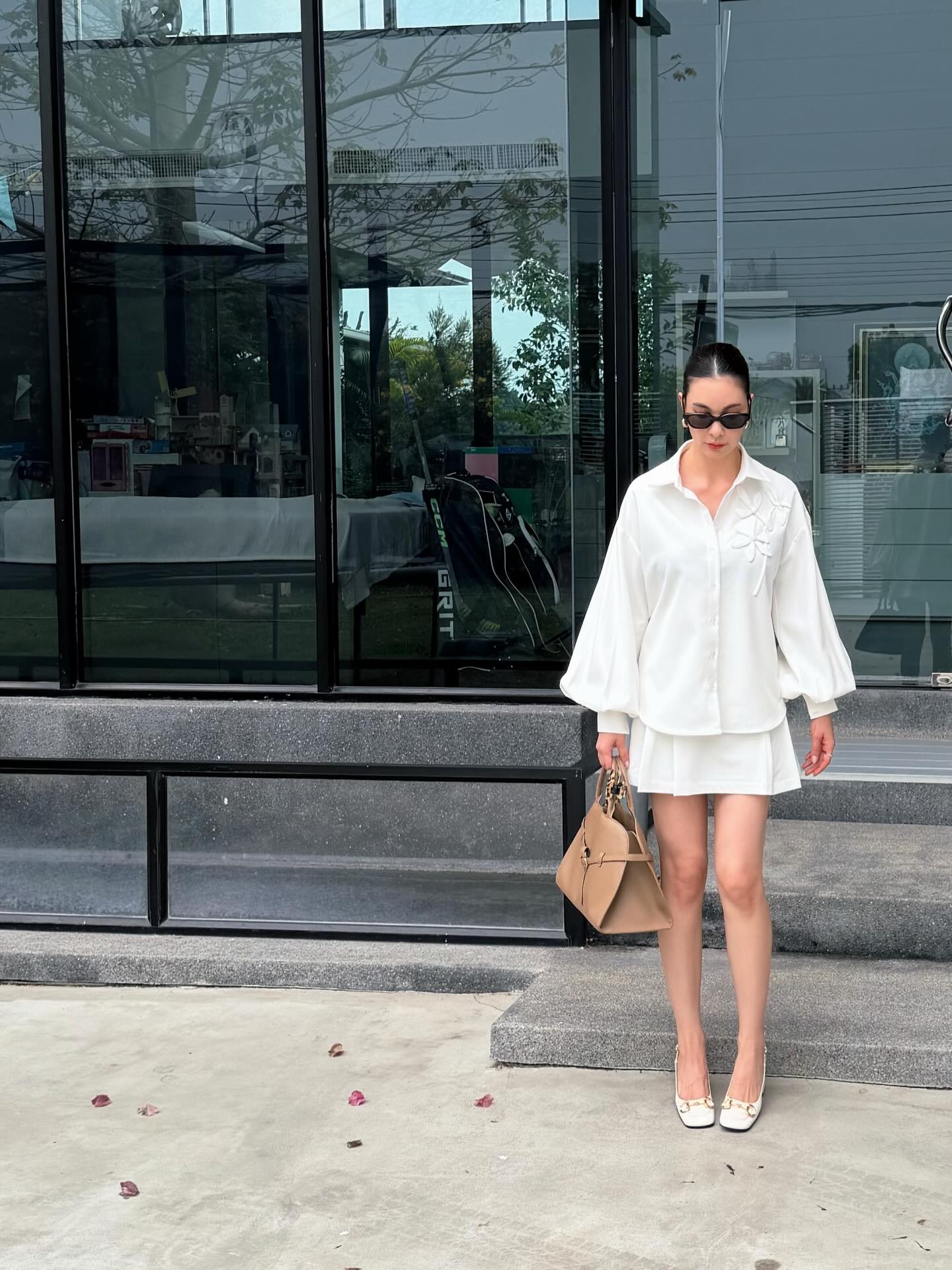 โบว์ - เบญจวรรณ อาร์ตเนอร์