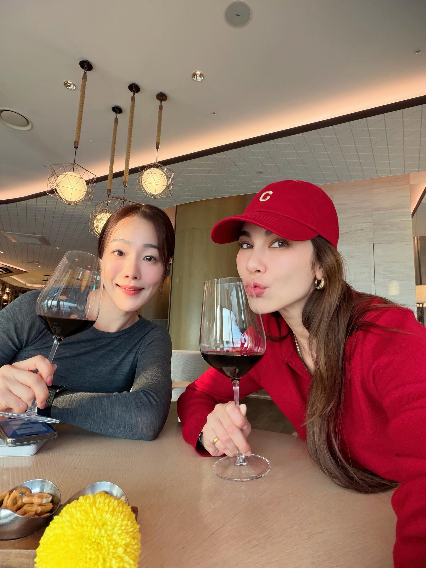 โบว์ - เบญจวรรณ อาร์ตเนอร์