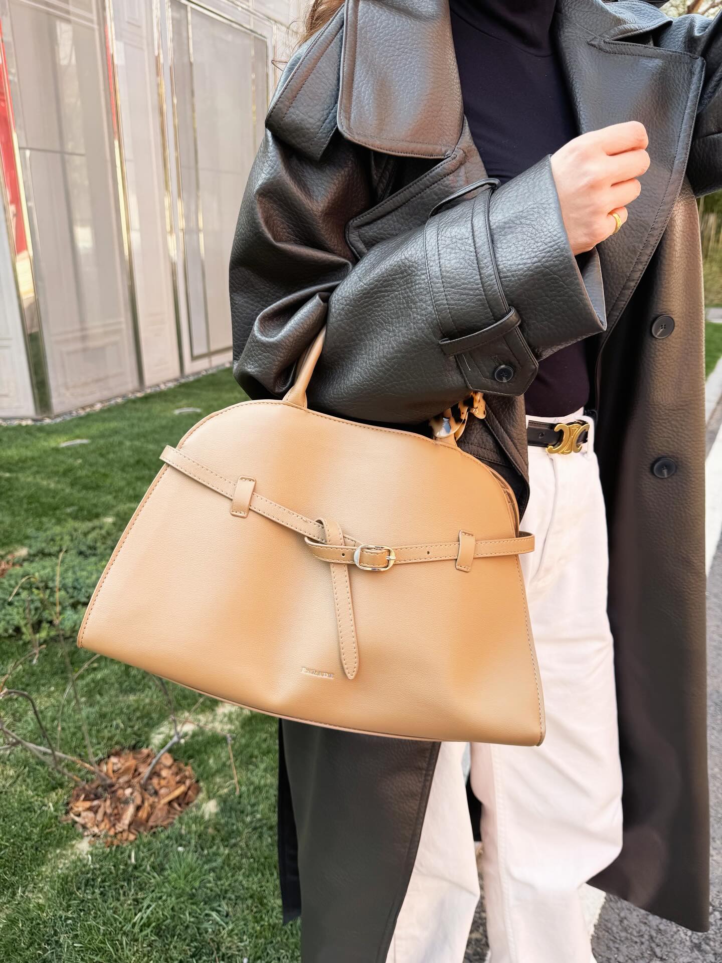 โบว์ - เบญจวรรณ อาร์ตเนอร์