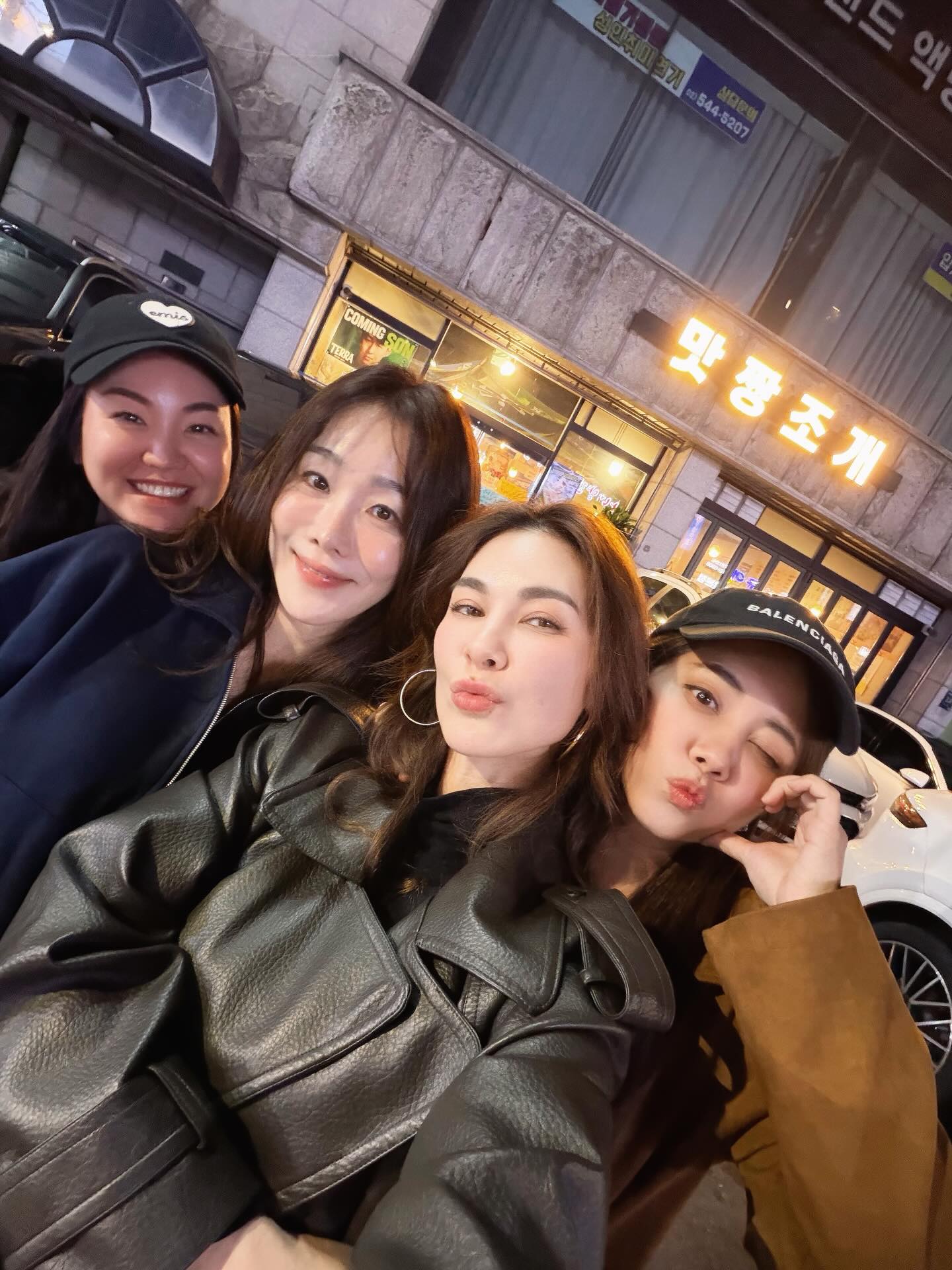 โบว์ - เบญจวรรณ อาร์ตเนอร์