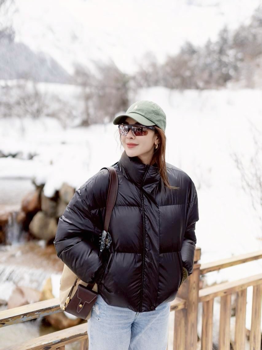 โบว์ - เบญจวรรณ อาร์ตเนอร์