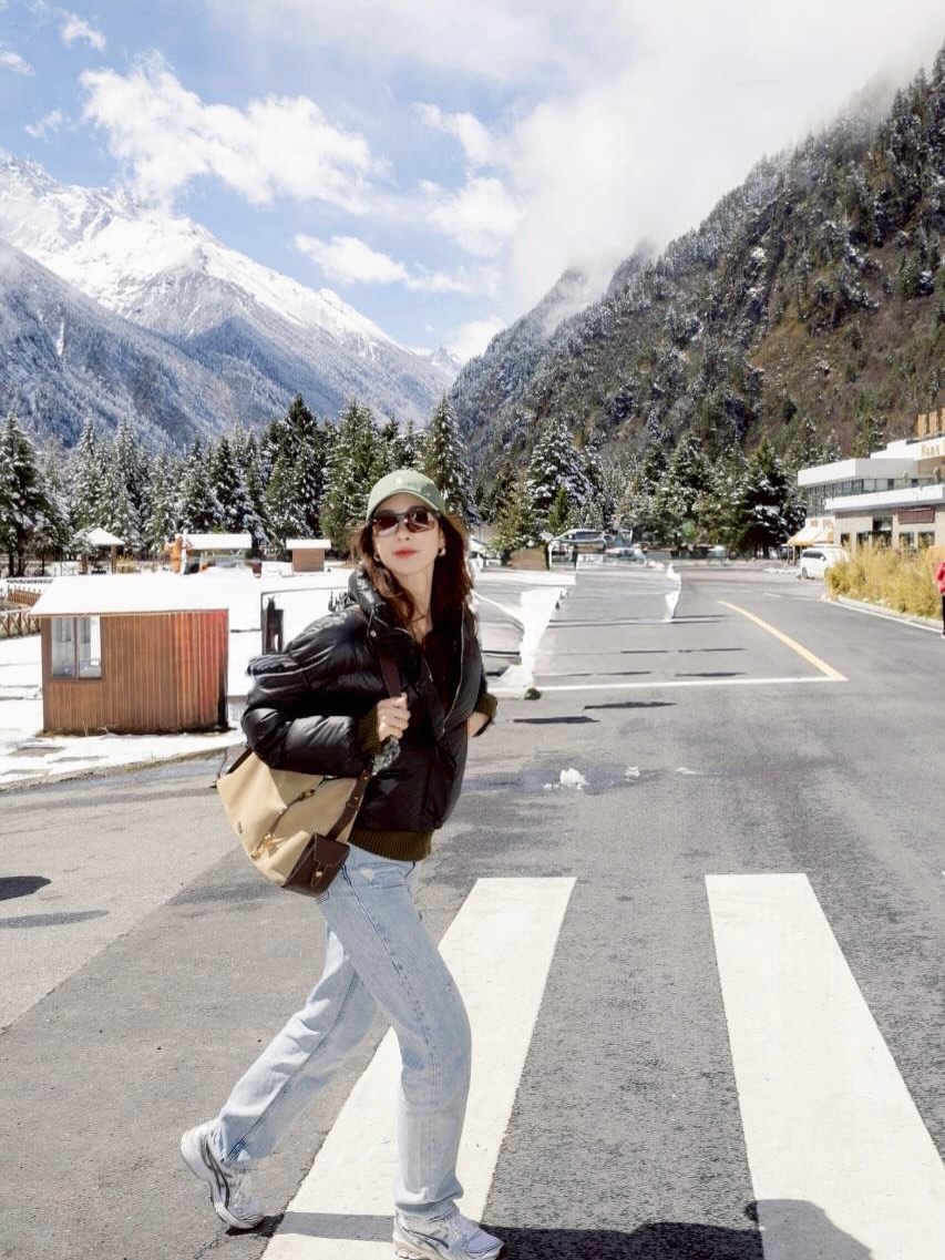 โบว์ - เบญจวรรณ อาร์ตเนอร์