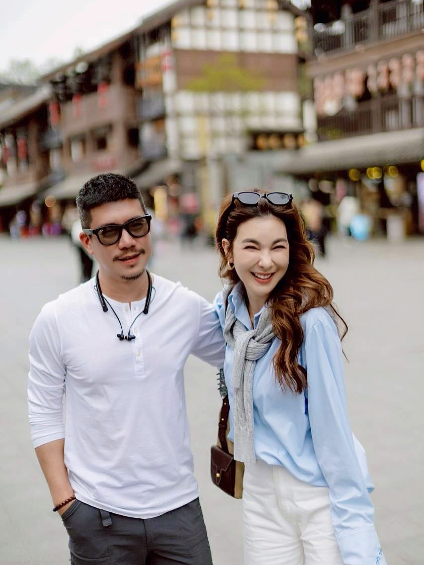 โบว์ - เบญจวรรณ อาร์ตเนอร์