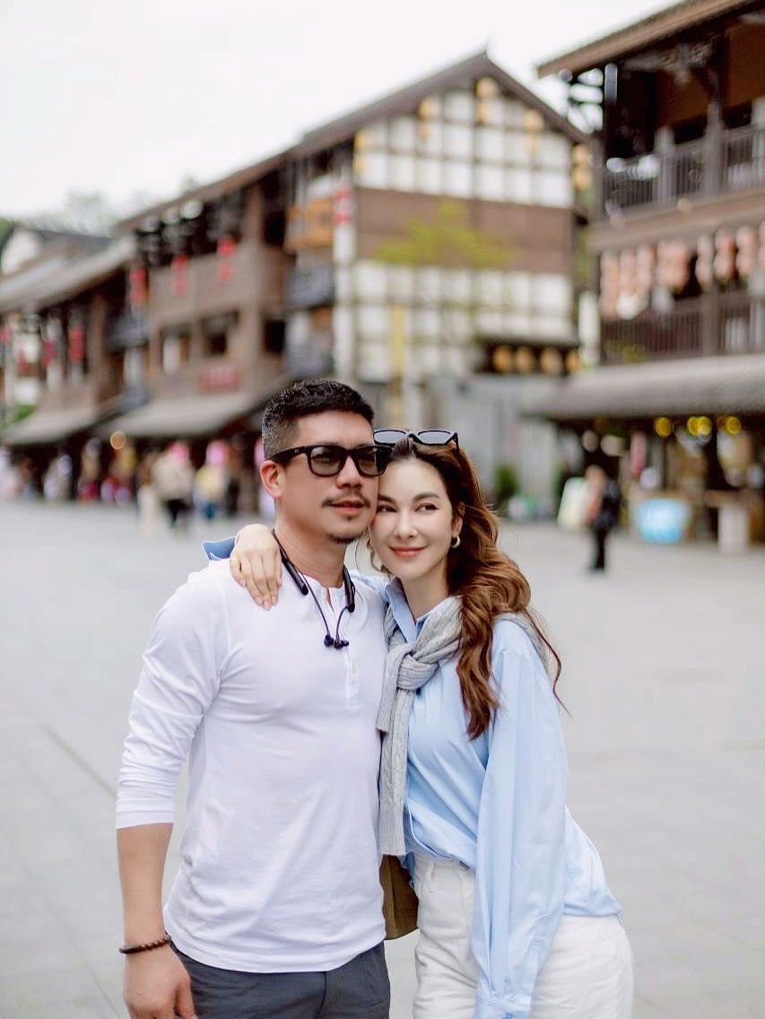 โบว์ - เบญจวรรณ อาร์ตเนอร์