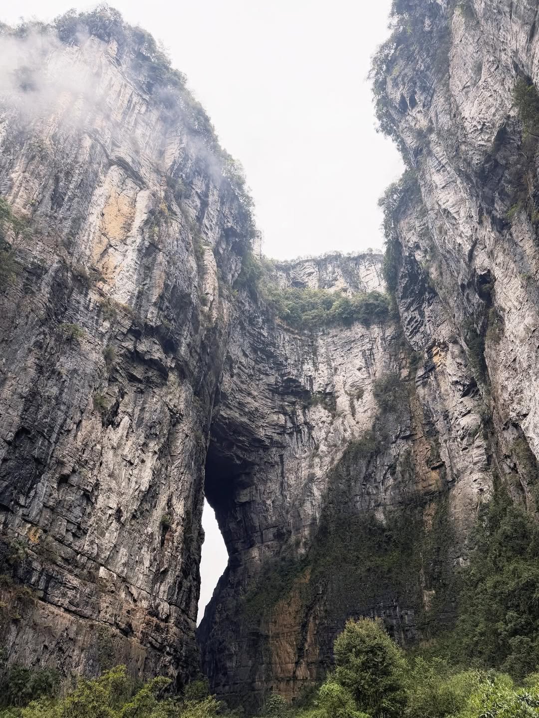 โบว์ - เบญจวรรณ อาร์ตเนอร์