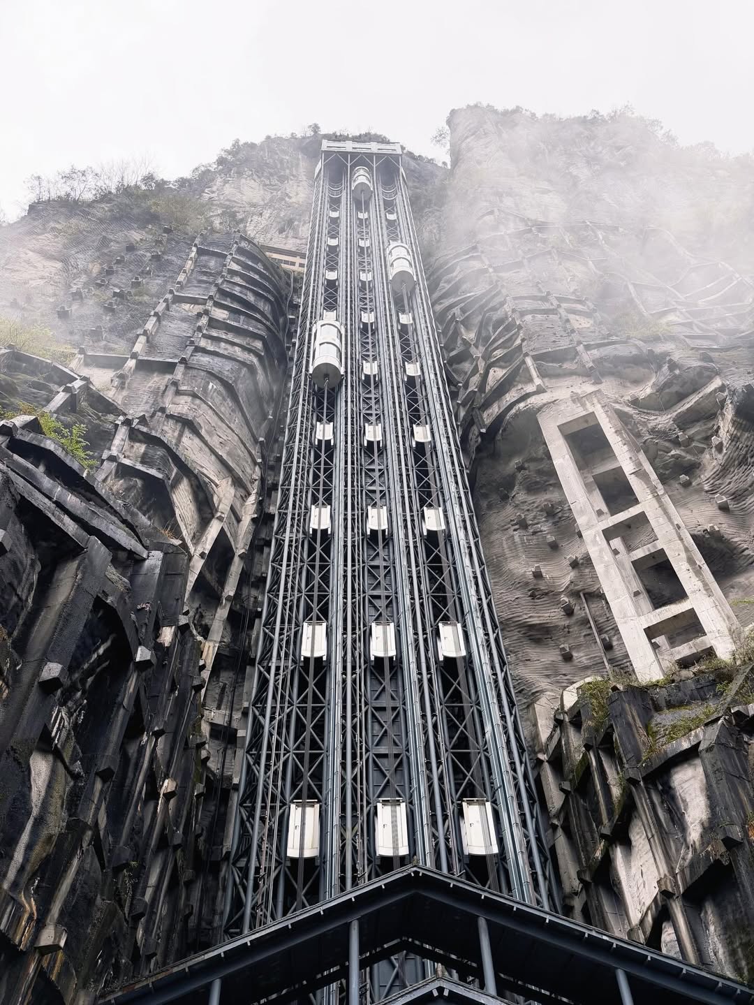 โบว์ - เบญจวรรณ อาร์ตเนอร์