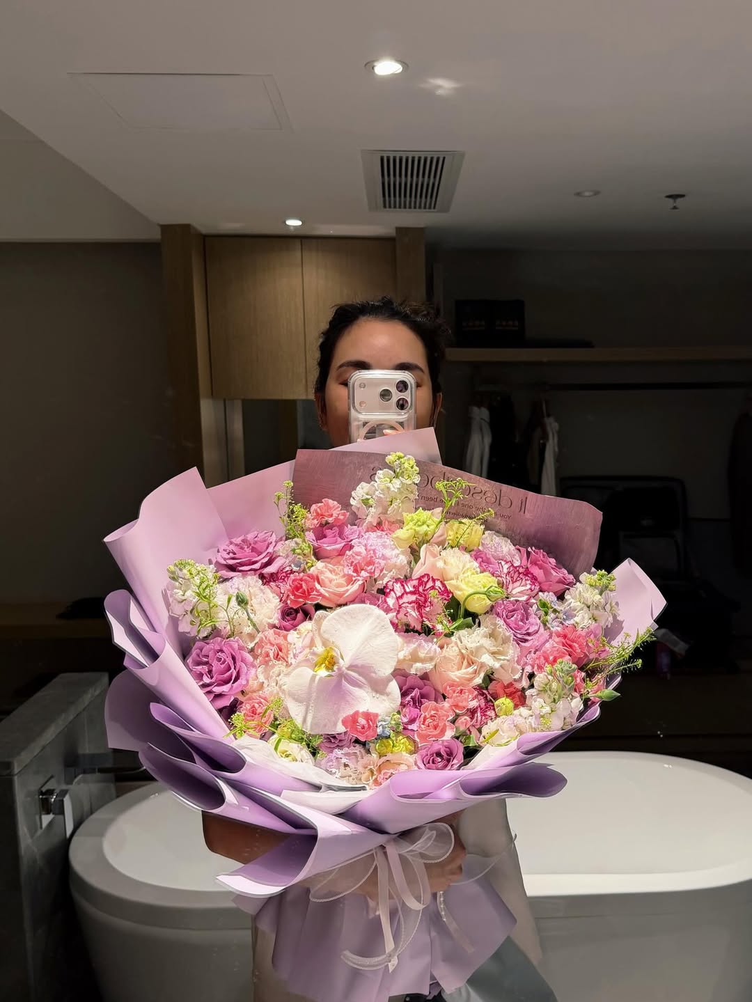 โบว์ - เบญจวรรณ อาร์ตเนอร์