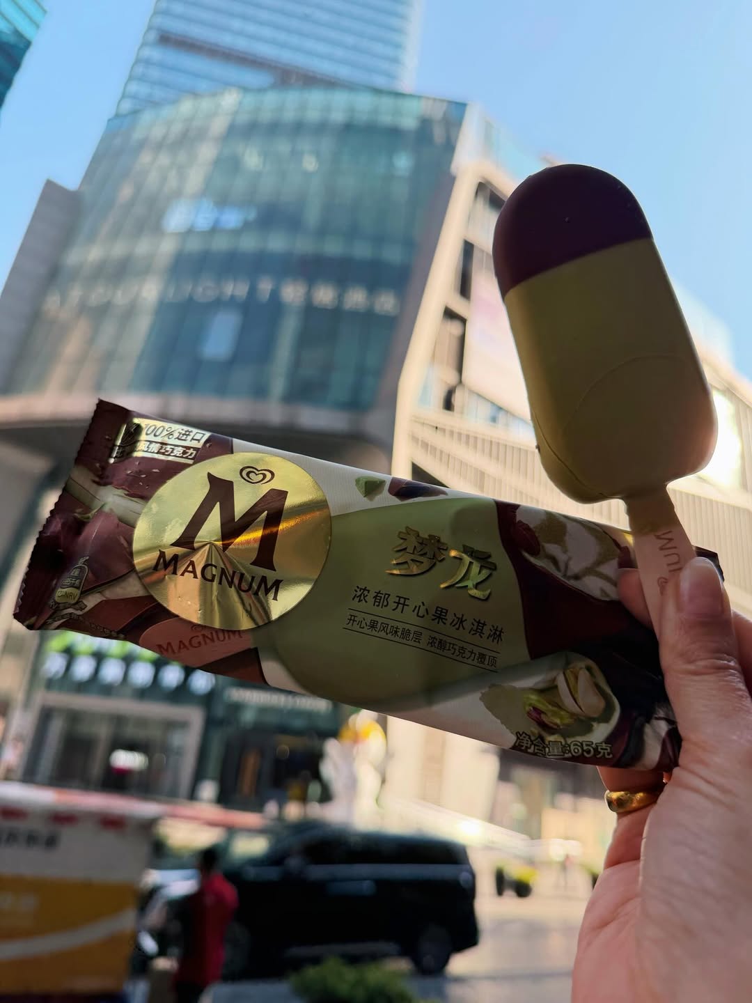 โบว์ - เบญจวรรณ อาร์ตเนอร์