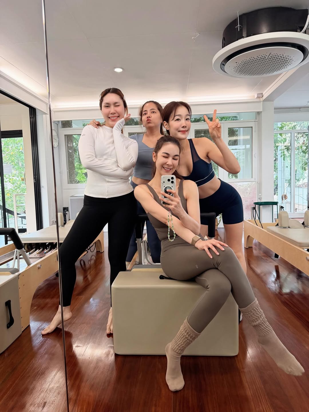 โบว์ - เบญจวรรณ อาร์ตเนอร์