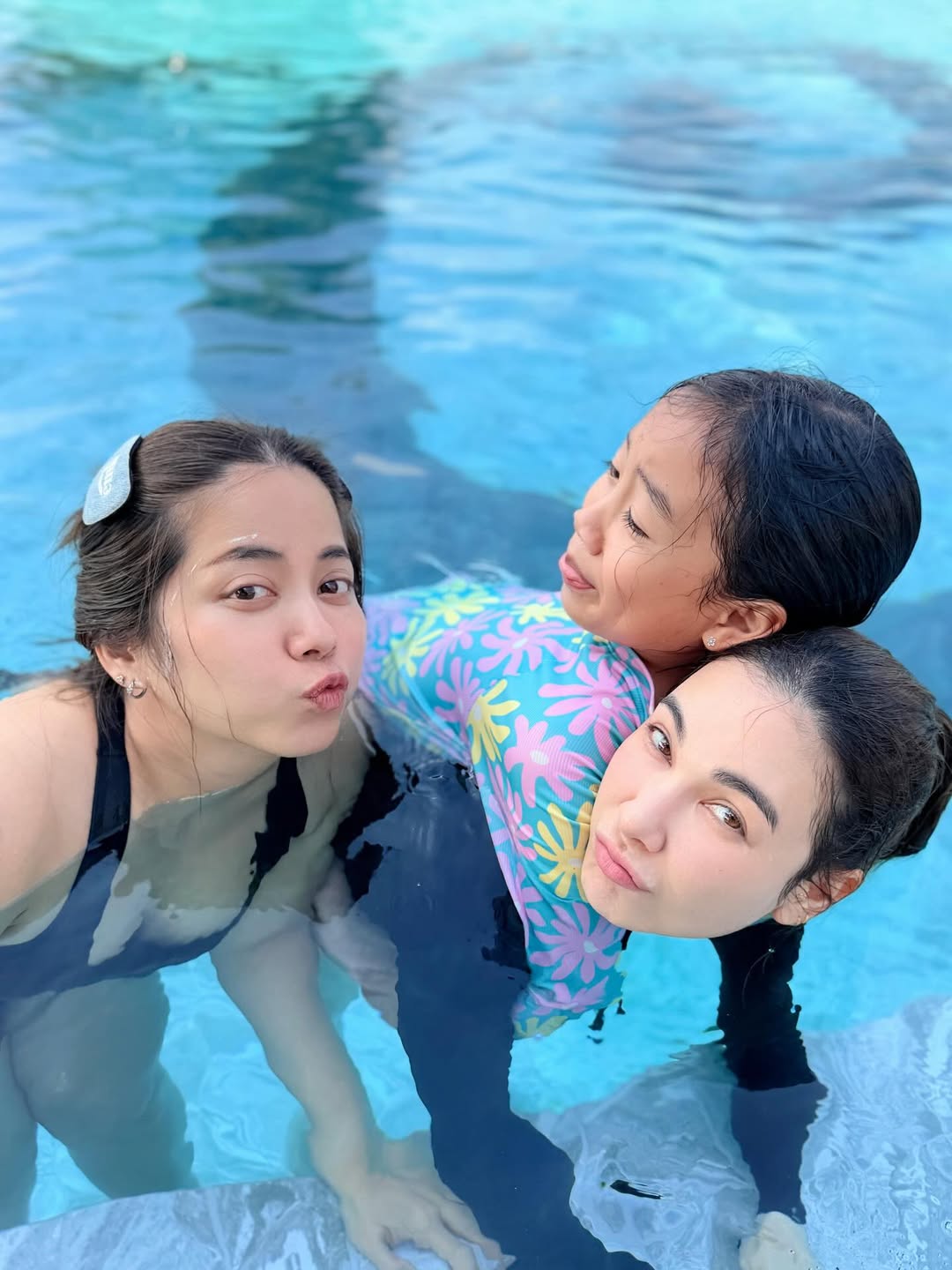 โบว์ - เบญจวรรณ อาร์ตเนอร์