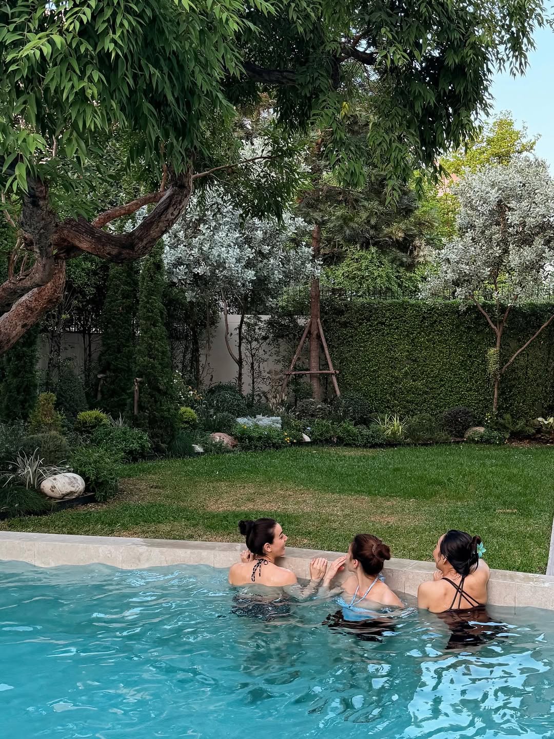 โบว์ - เบญจวรรณ อาร์ตเนอร์