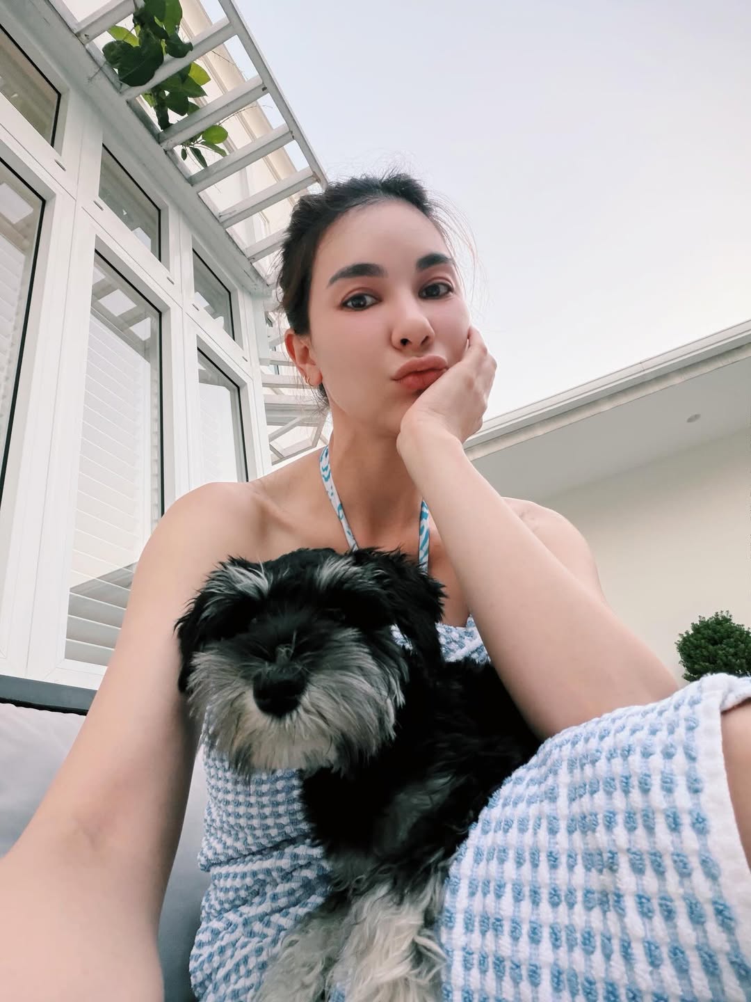 โบว์ - เบญจวรรณ อาร์ตเนอร์