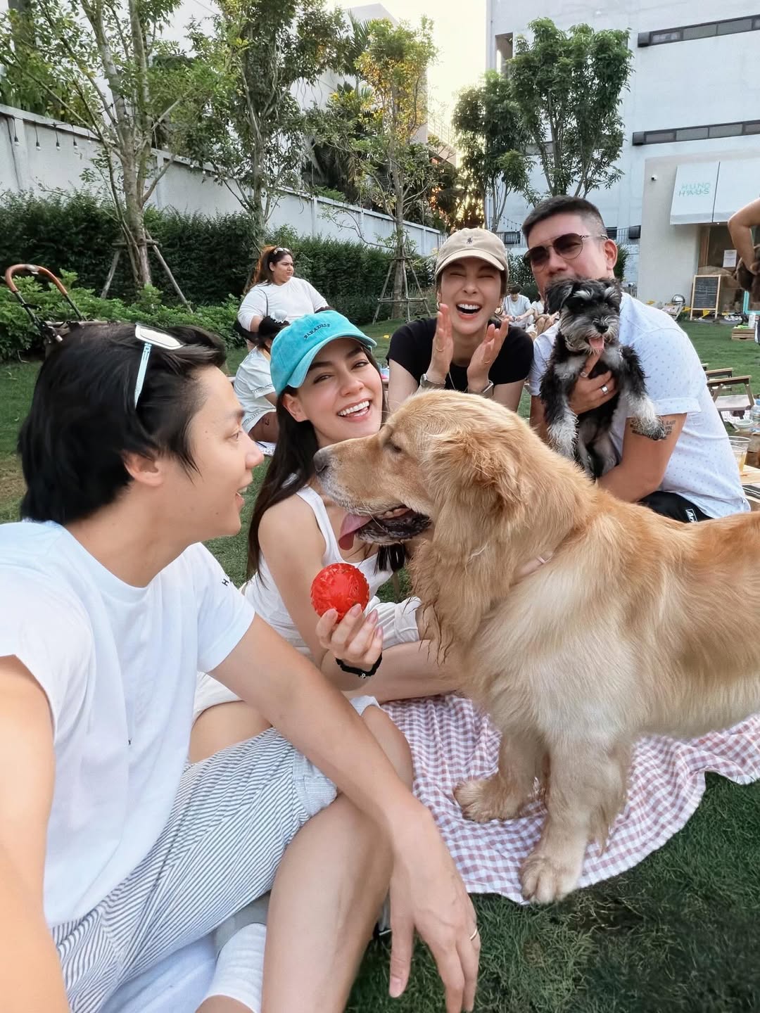 โบว์ - เบญจวรรณ อาร์ตเนอร์