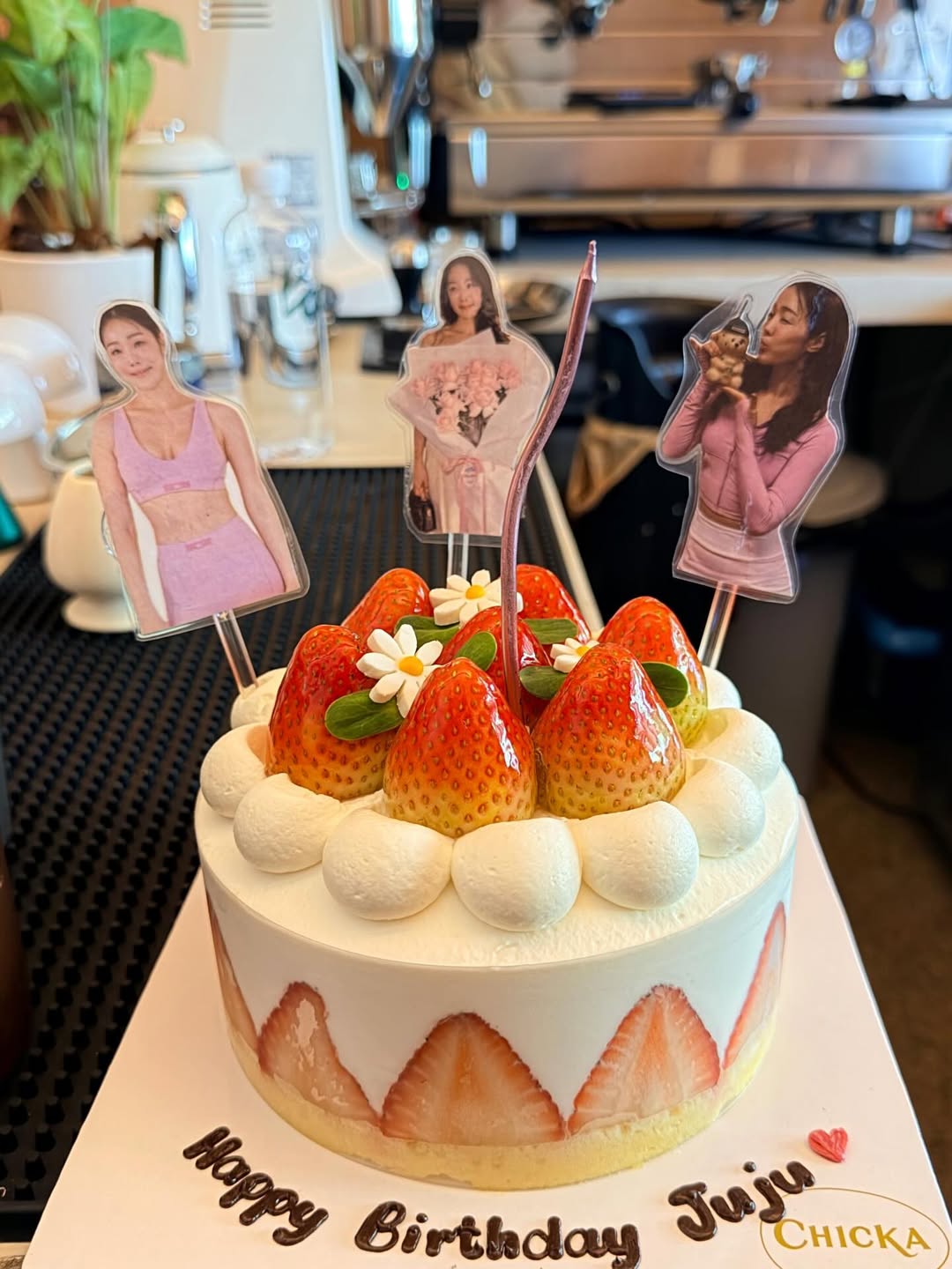 โบว์ - เบญจวรรณ อาร์ตเนอร์