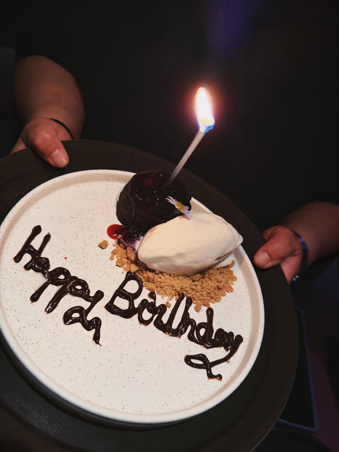 โบว์ - เบญจวรรณ อาร์ตเนอร์