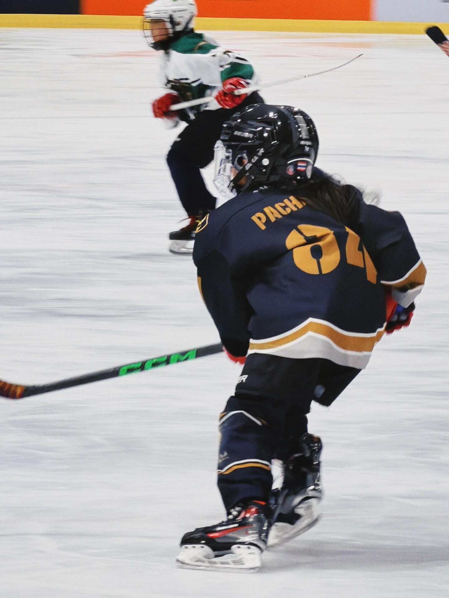 โบว์ - เบญจวรรณ อาร์ตเนอร์