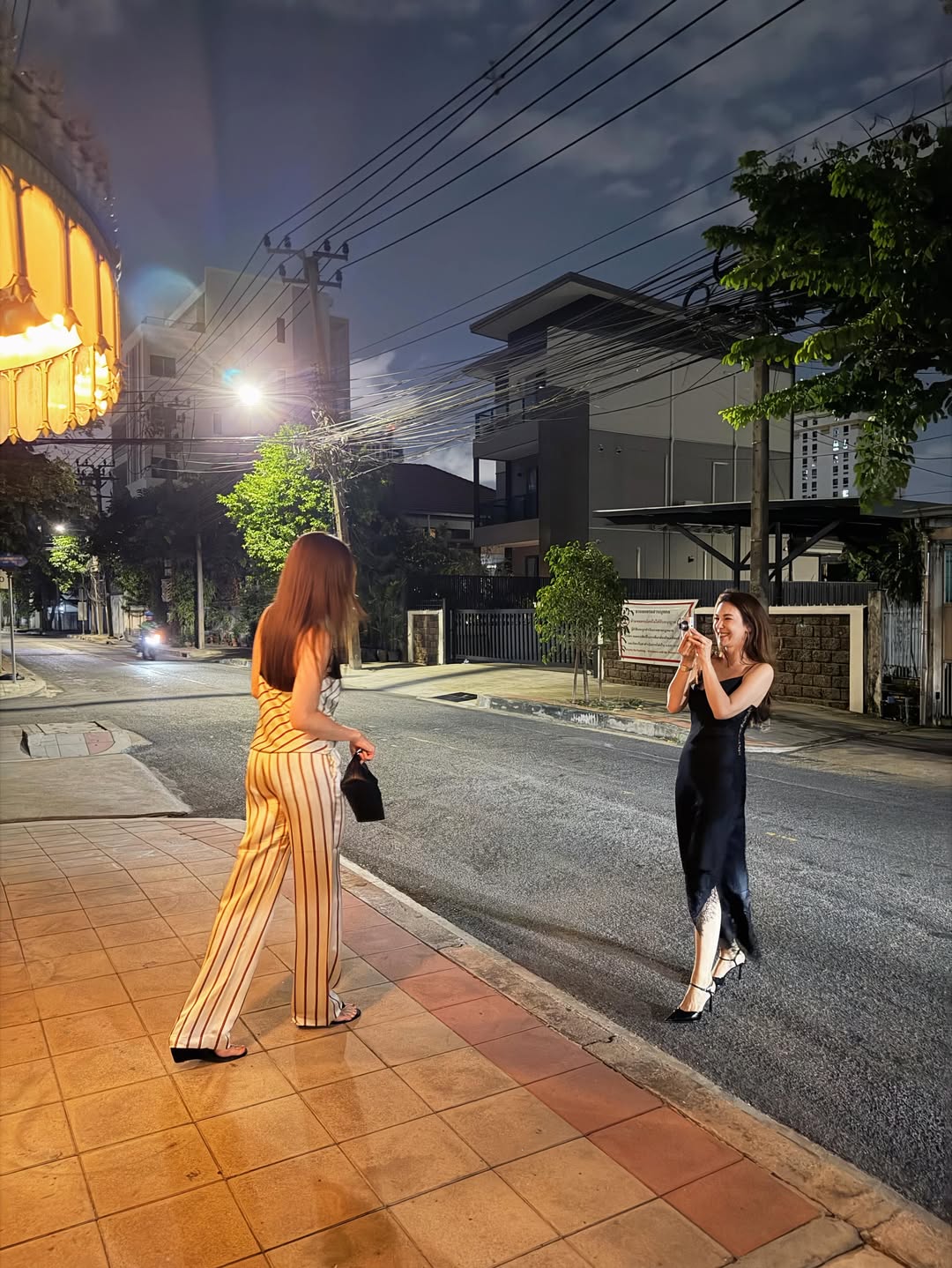 โบว์ - เบญจวรรณ อาร์ตเนอร์