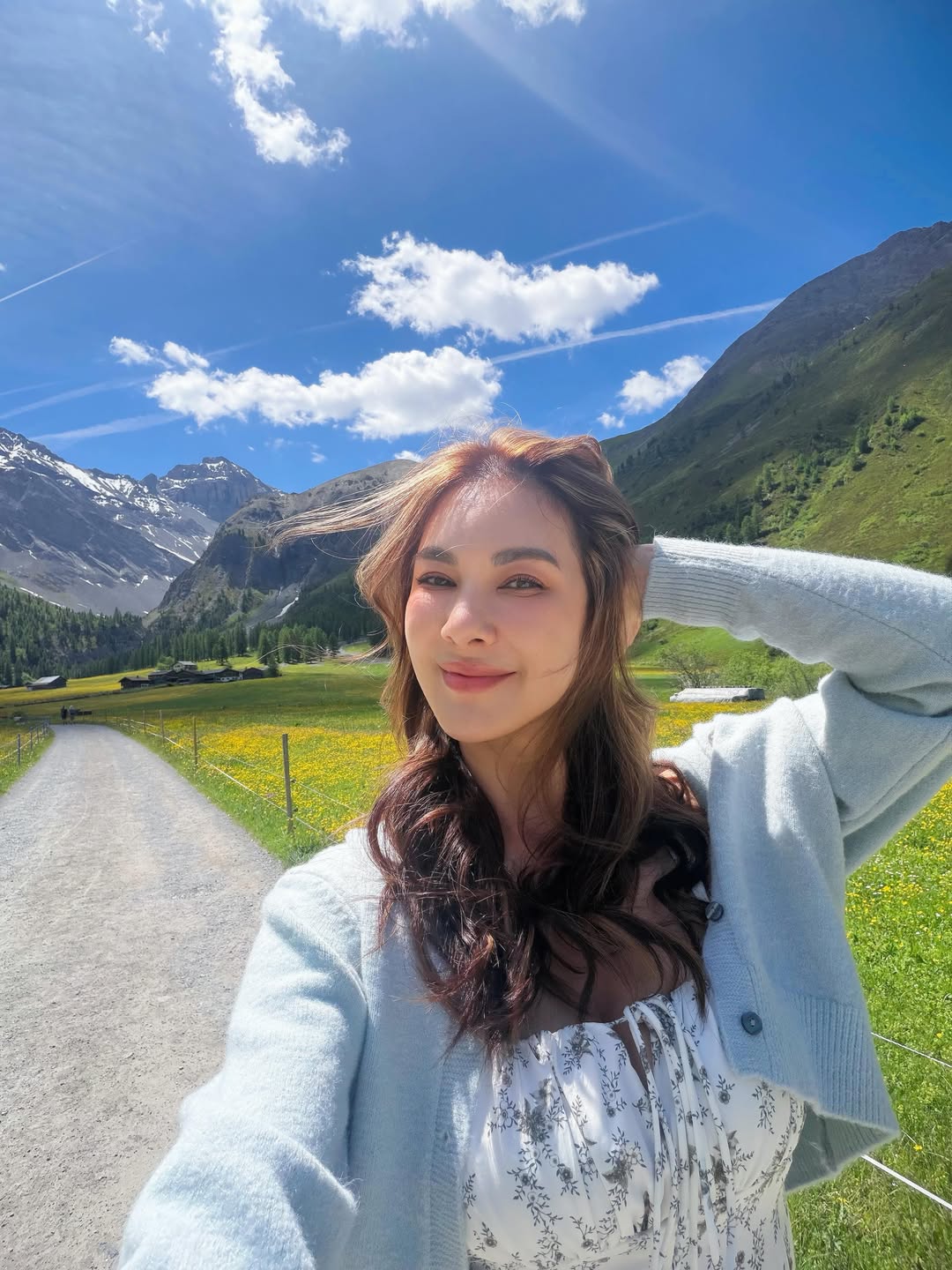 โบว์ - เบญจวรรณ อาร์ตเนอร์