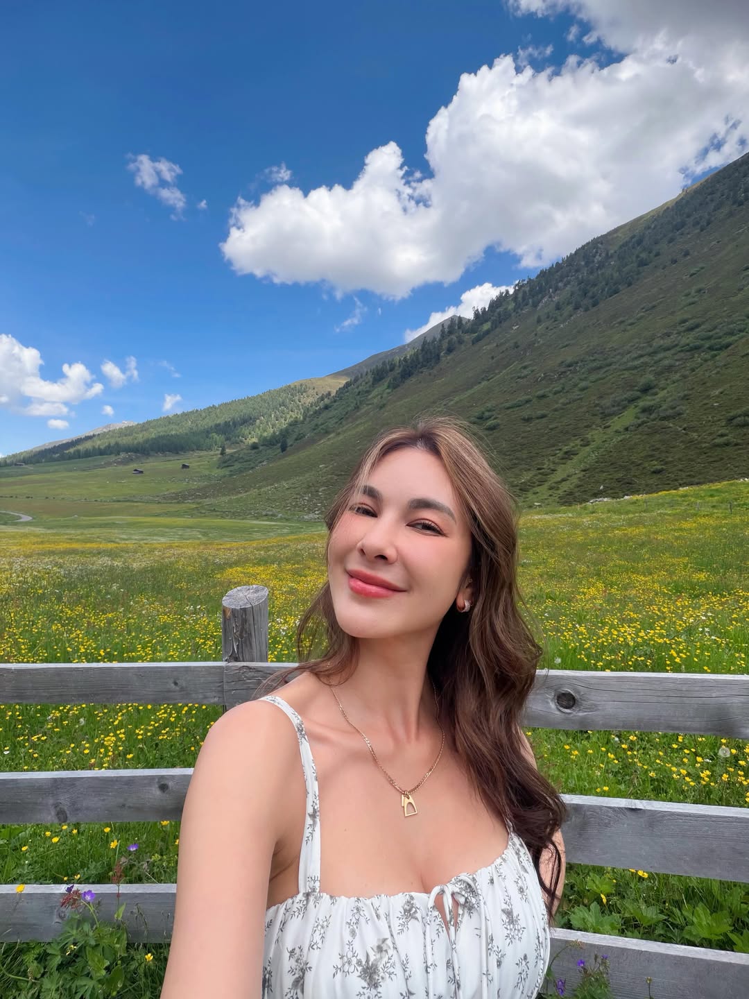 โบว์ - เบญจวรรณ อาร์ตเนอร์