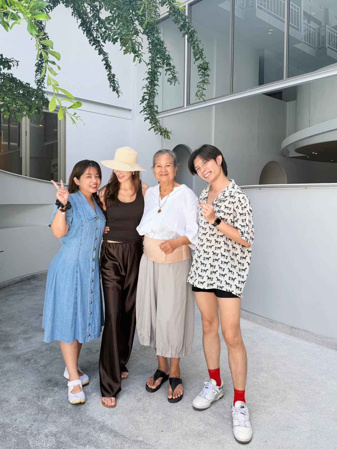 โบว์ - เบญจวรรณ อาร์ตเนอร์
