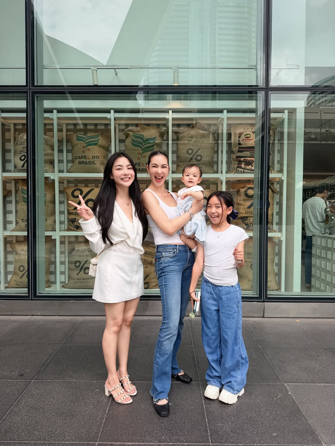 โบว์ - เบญจวรรณ อาร์ตเนอร์