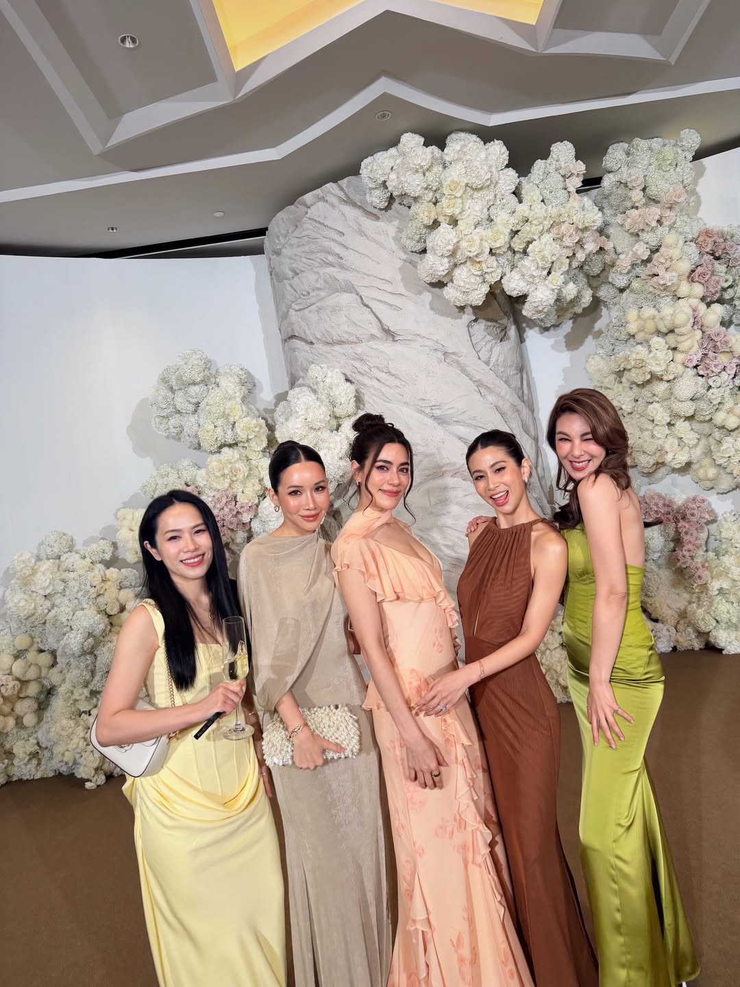 โบว์ - เบญจวรรณ อาร์ตเนอร์