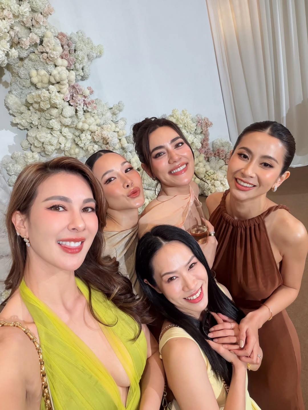 โบว์ - เบญจวรรณ อาร์ตเนอร์