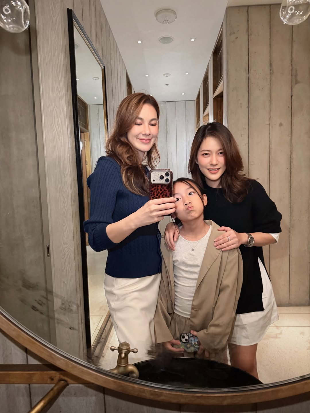 โบว์ - เบญจวรรณ อาร์ตเนอร์