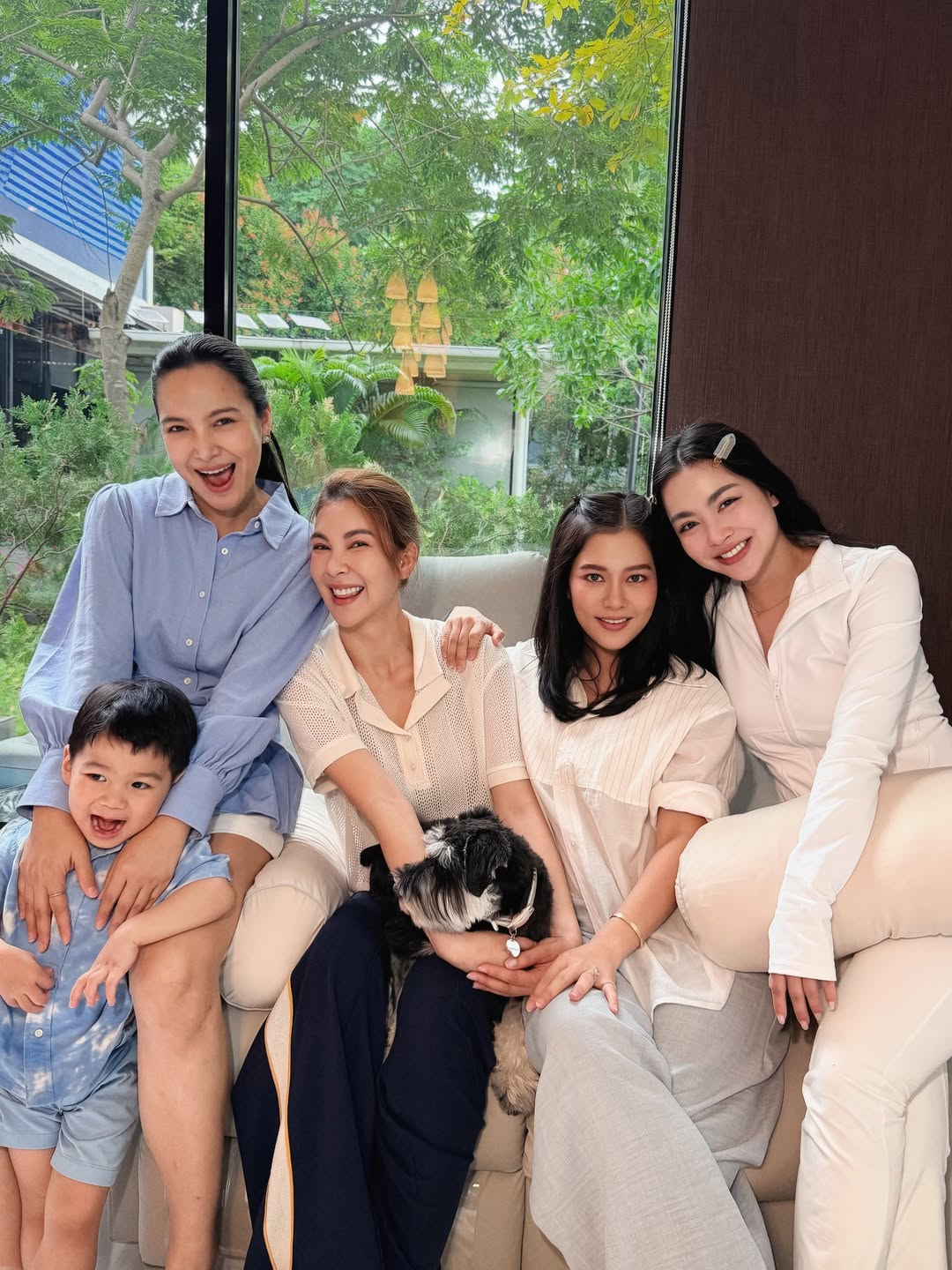โบว์ - เบญจวรรณ อาร์ตเนอร์