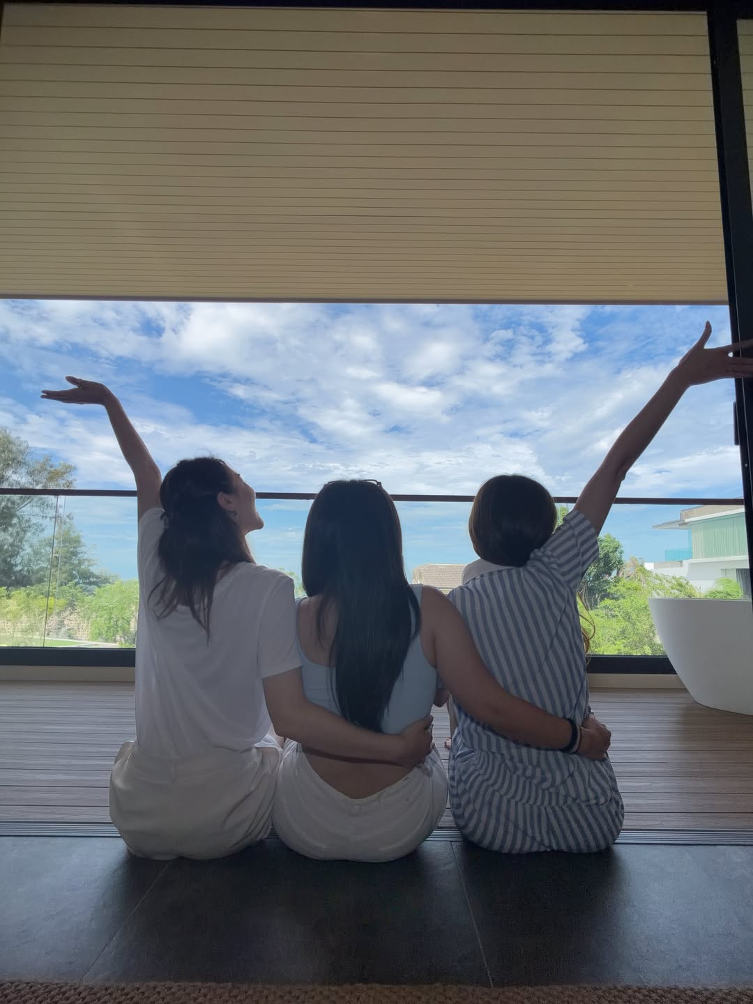 โบว์ - เบญจวรรณ อาร์ตเนอร์