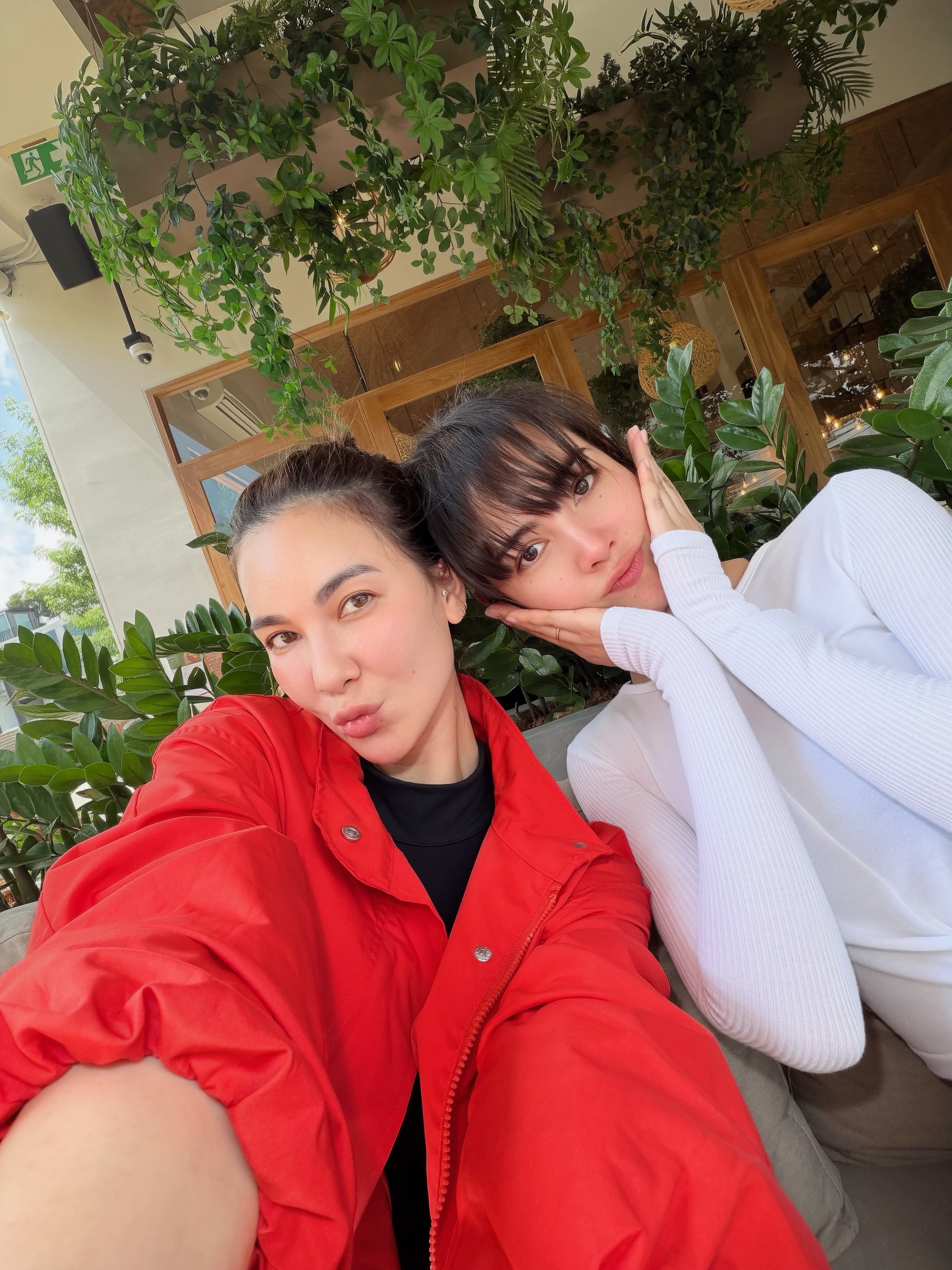 โบว์ - เบญจวรรณ อาร์ตเนอร์