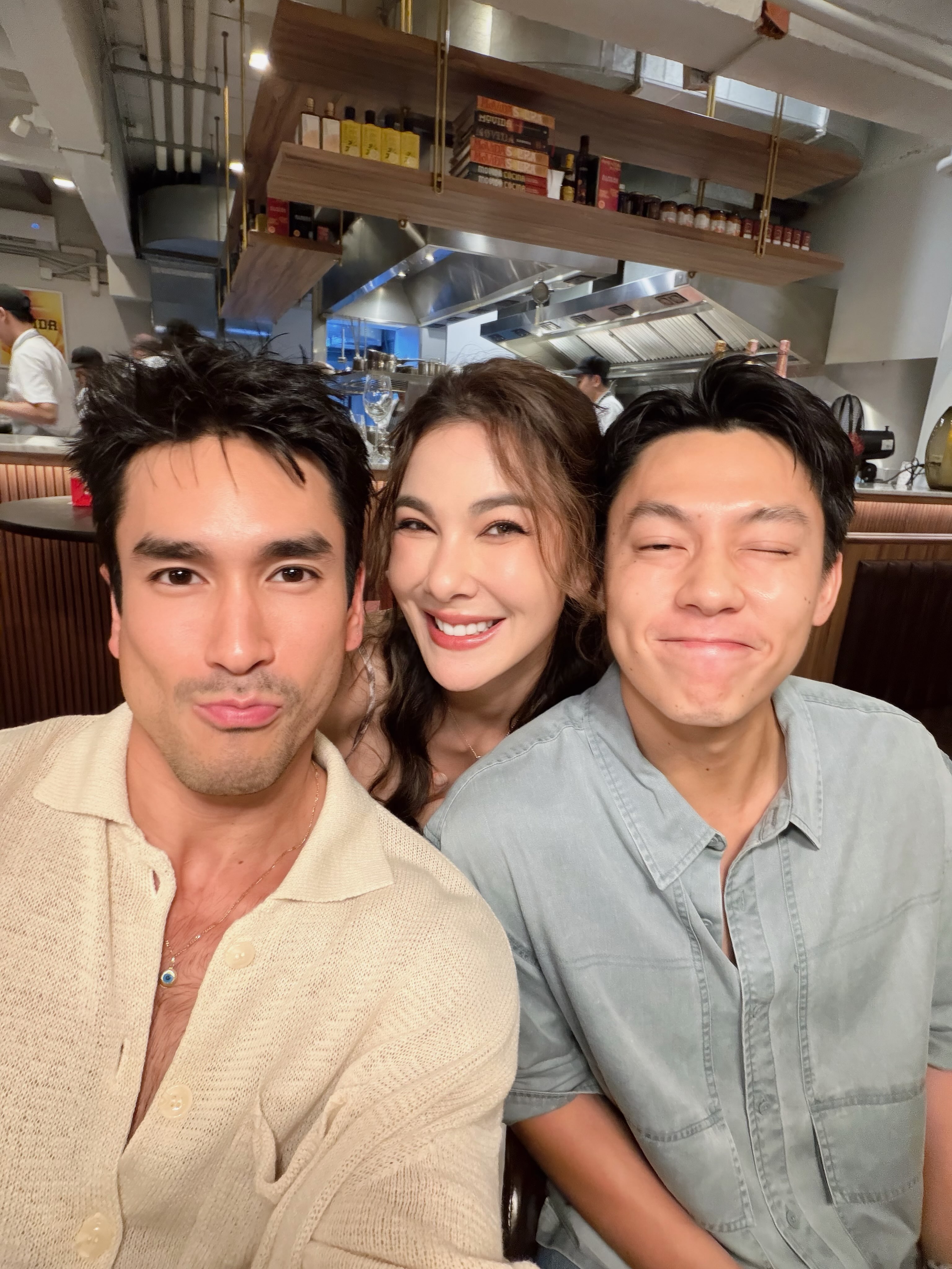 โบว์ - เบญจวรรณ อาร์ตเนอร์