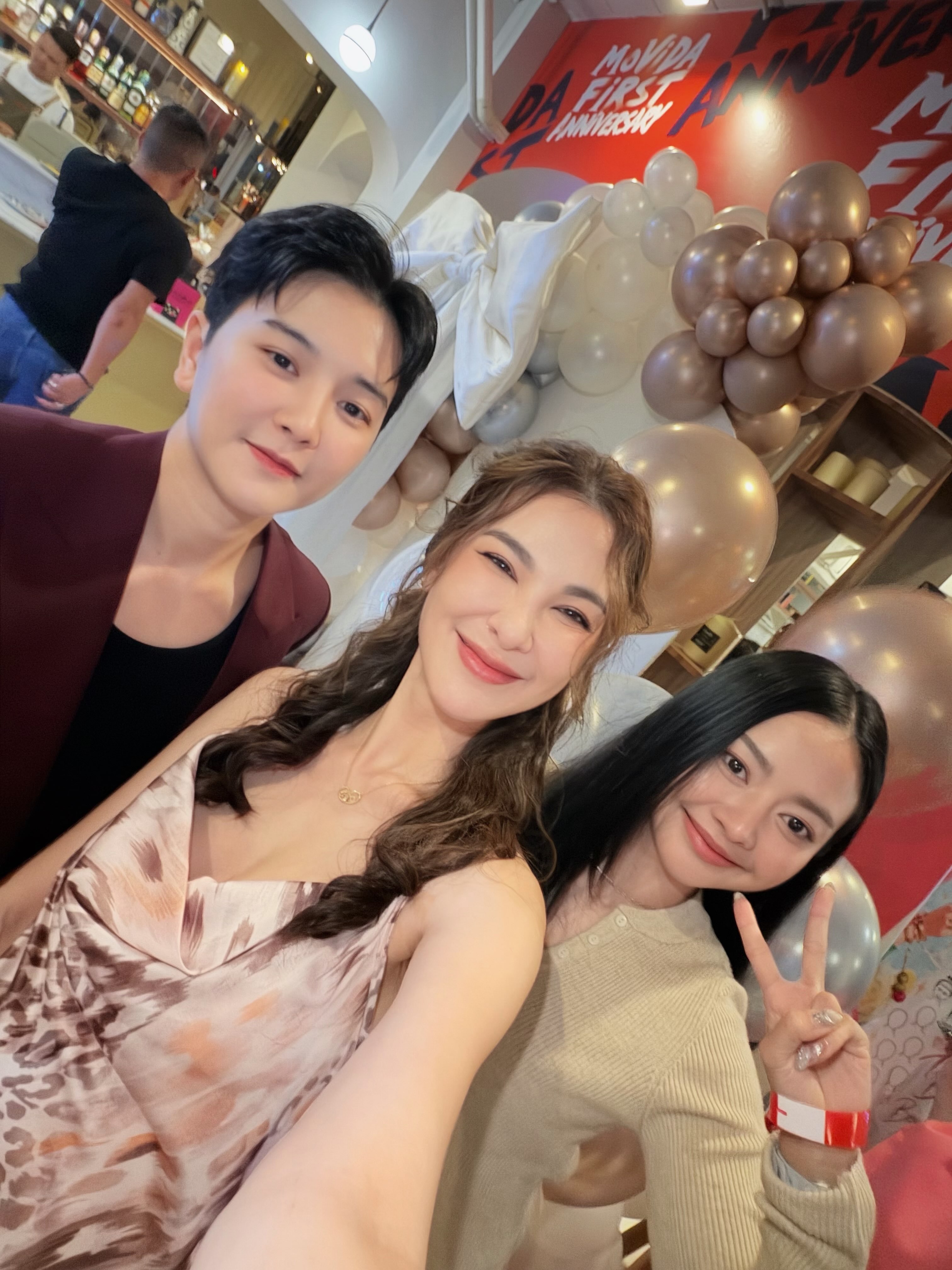 โบว์ - เบญจวรรณ อาร์ตเนอร์
