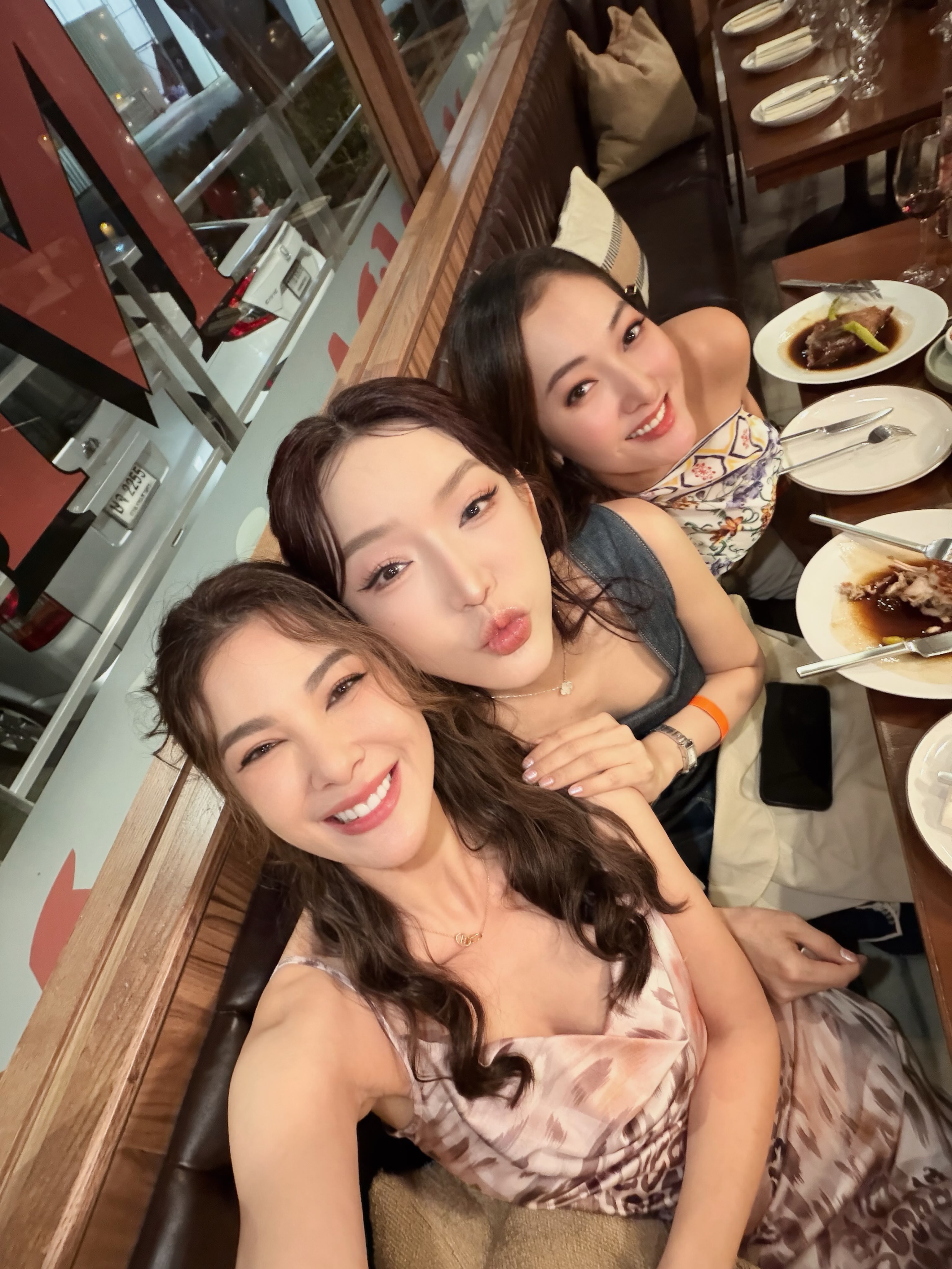 โบว์ - เบญจวรรณ อาร์ตเนอร์