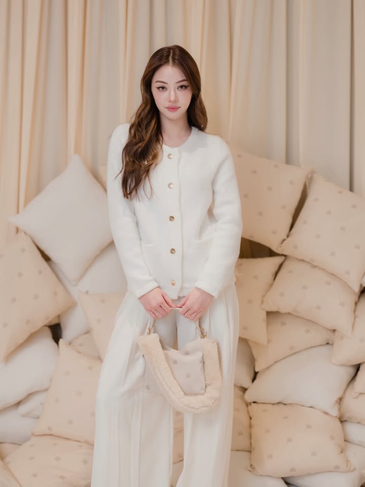 หมิว - ณัชชา เตชะมงคลาภิวัฒน์