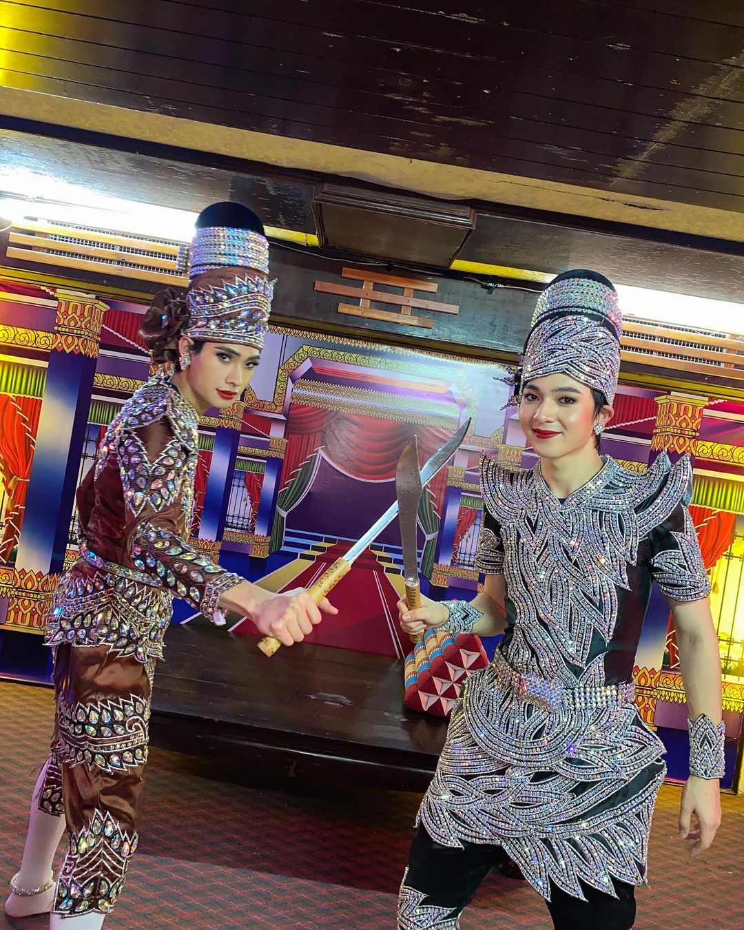นุนิว - ชวรินทร์ เพริศพิริยะวงศ์