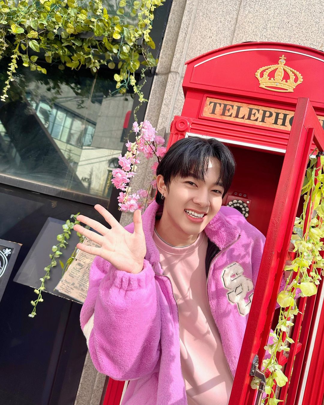 นุนิว - ชวรินทร์ เพริศพิริยะวงศ์