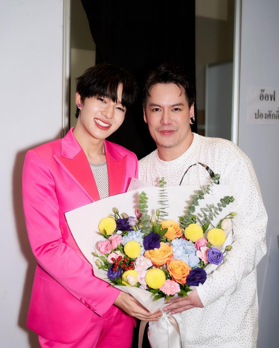 นุนิว - ชวรินทร์ เพริศพิริยะวงศ์