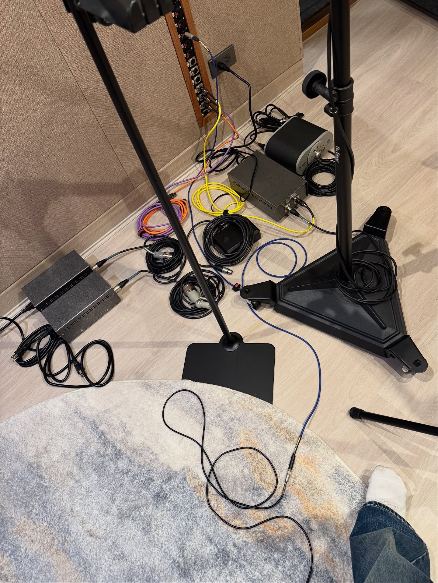 นุนิว - ชวรินทร์ เพริศพิริยะวงศ์