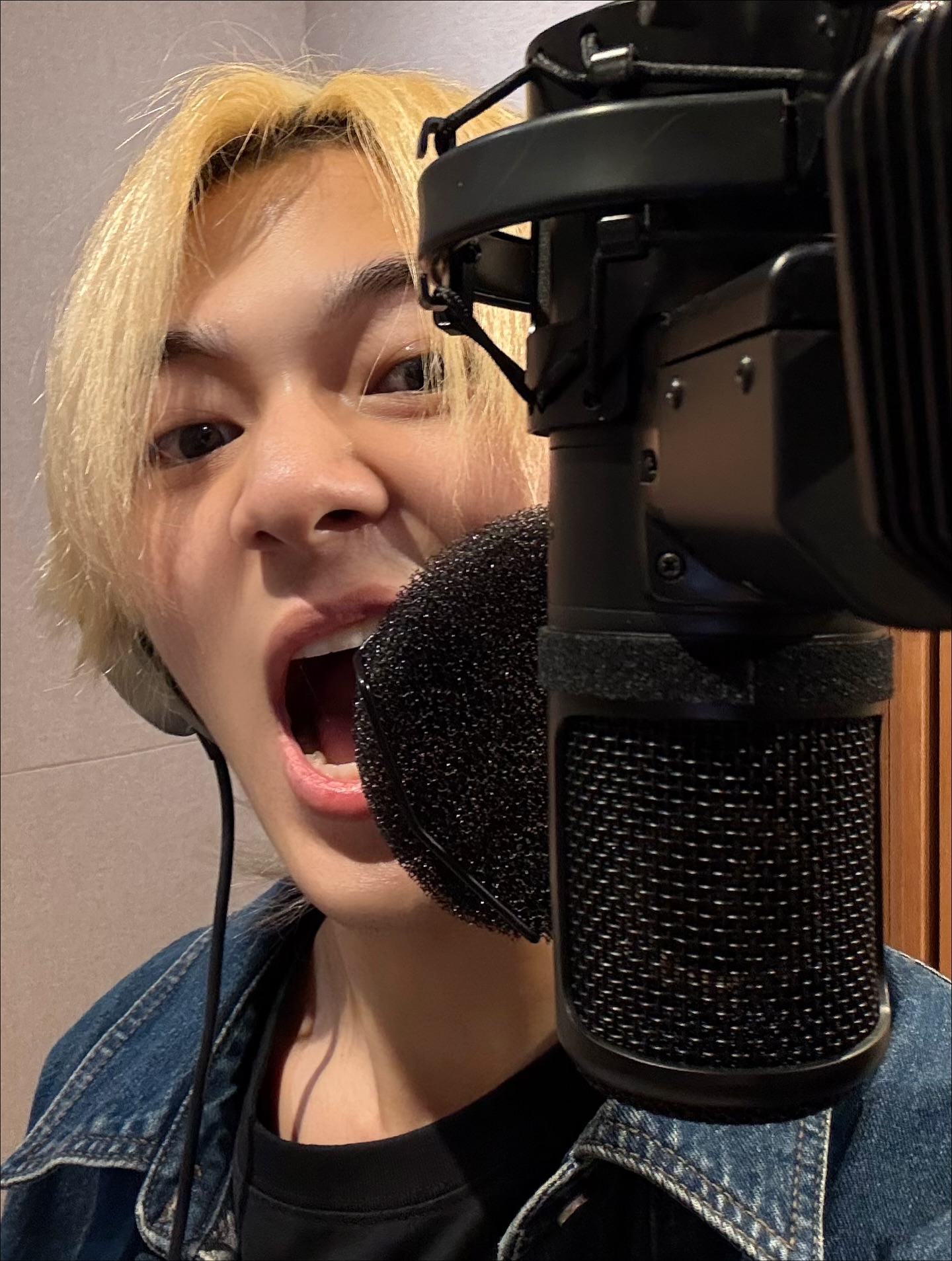 นุนิว - ชวรินทร์ เพริศพิริยะวงศ์