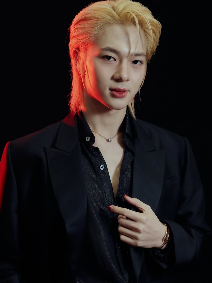 นุนิว - ชวรินทร์ เพริศพิริยะวงศ์