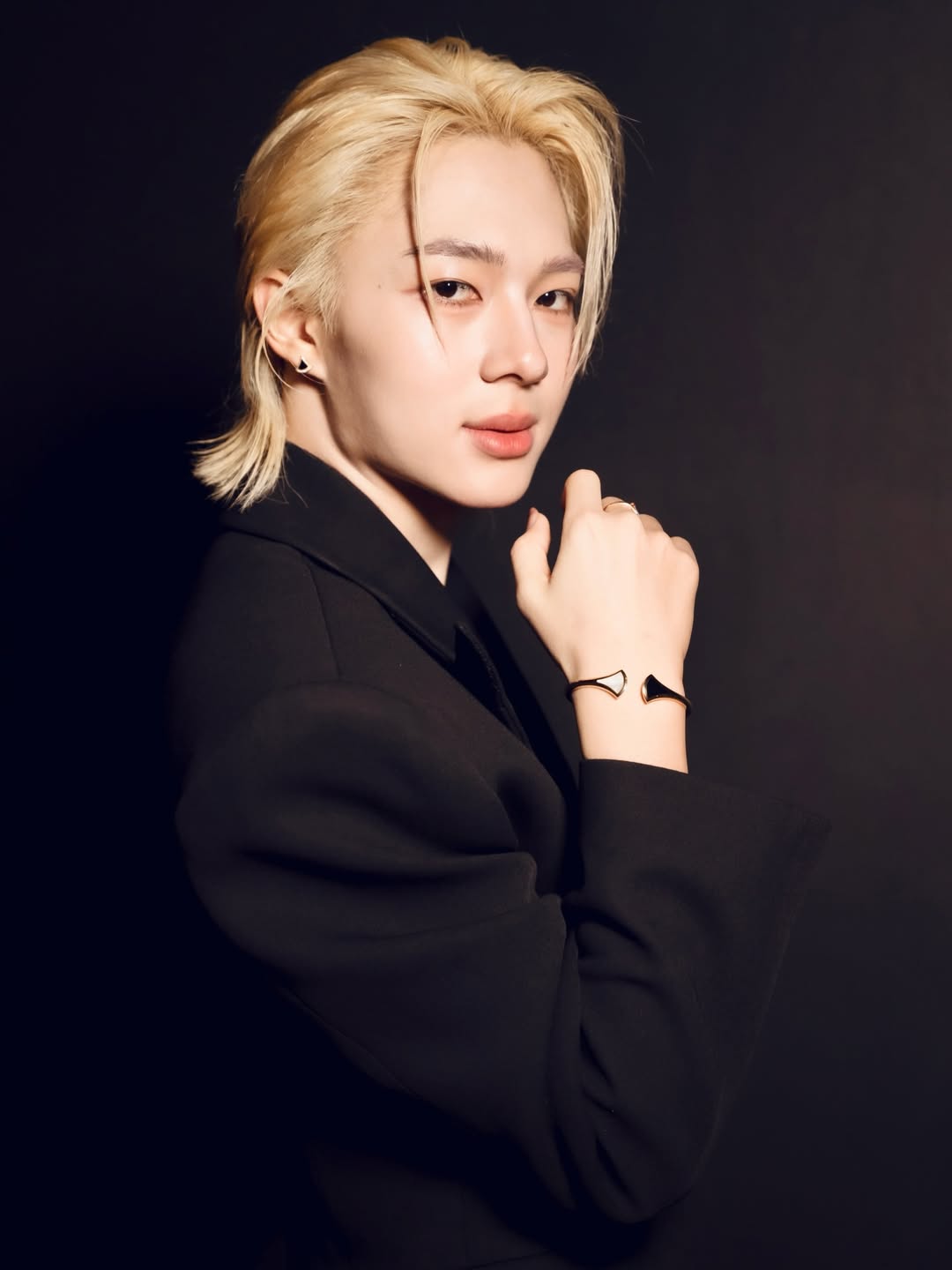 นุนิว - ชวรินทร์ เพริศพิริยะวงศ์